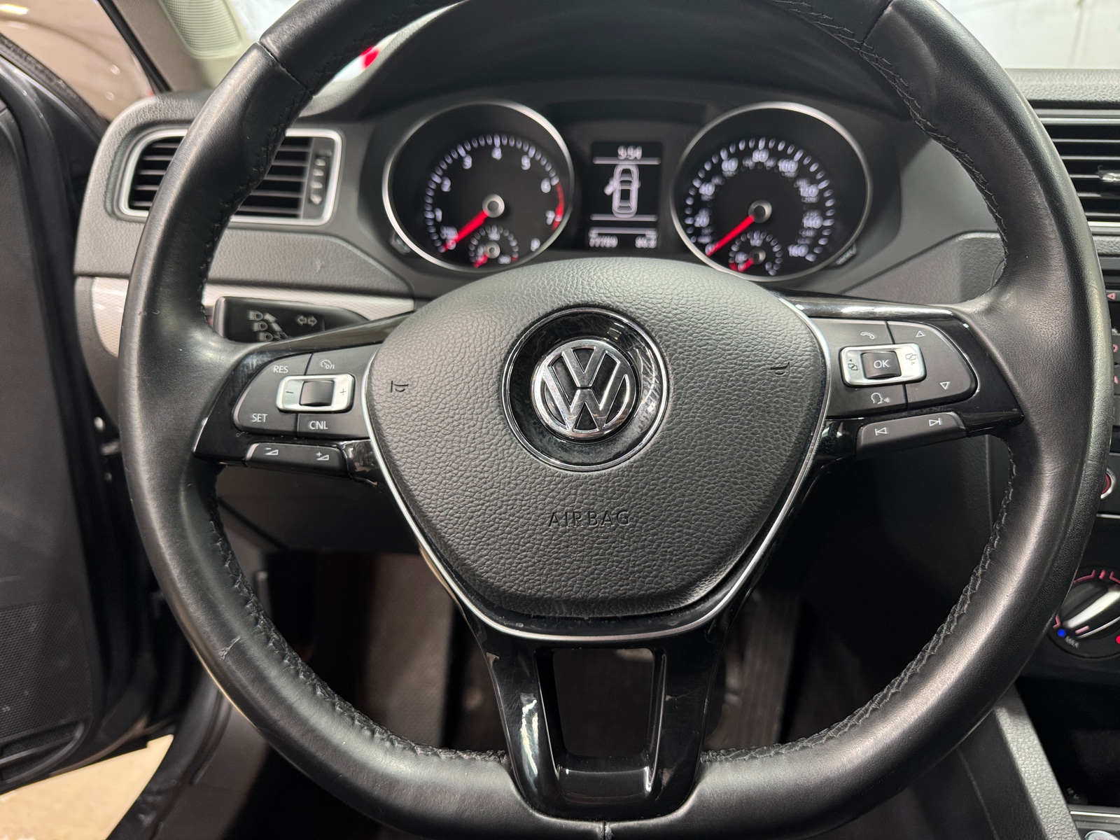 Thumbnail: 2015 Volkswagen Jetta - 5