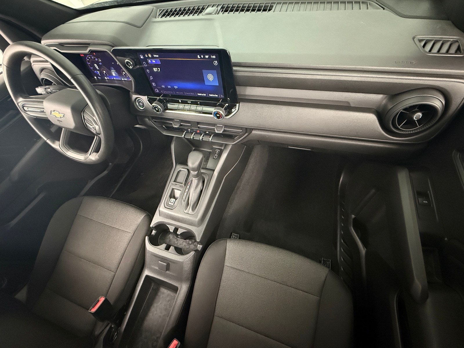 Thumbnail: 2024 Chevrolet Colorado - 3