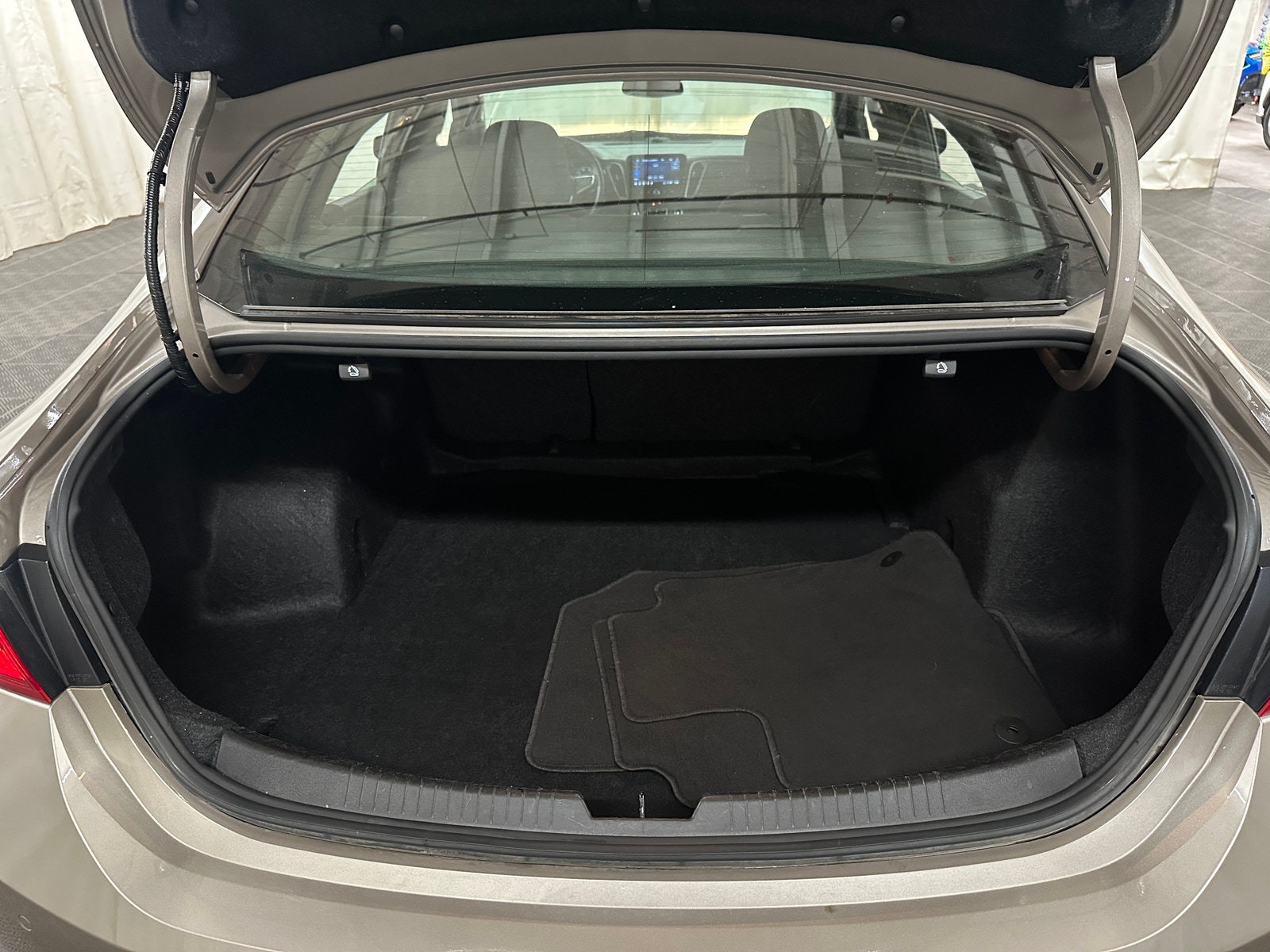 Thumbnail: 2024 Chevrolet Malibu - 7