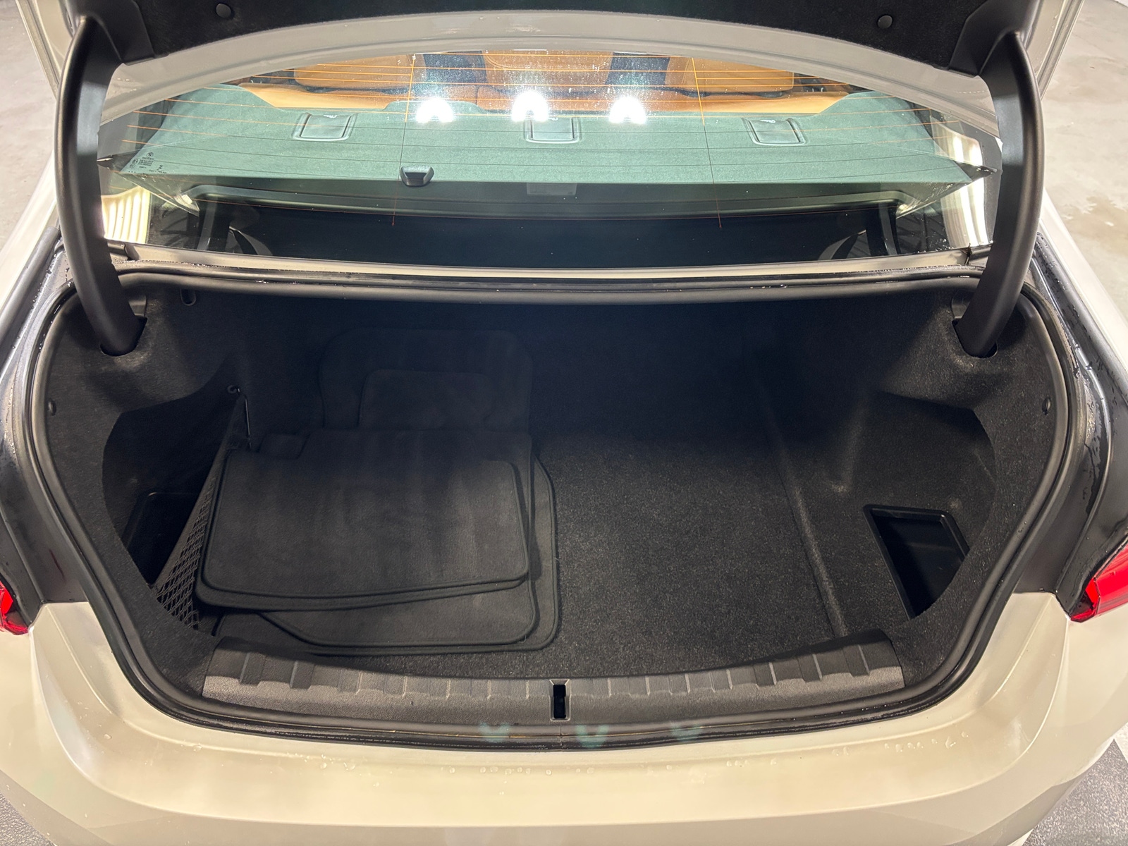 Thumbnail: 2024 BMW 3 Series - 6