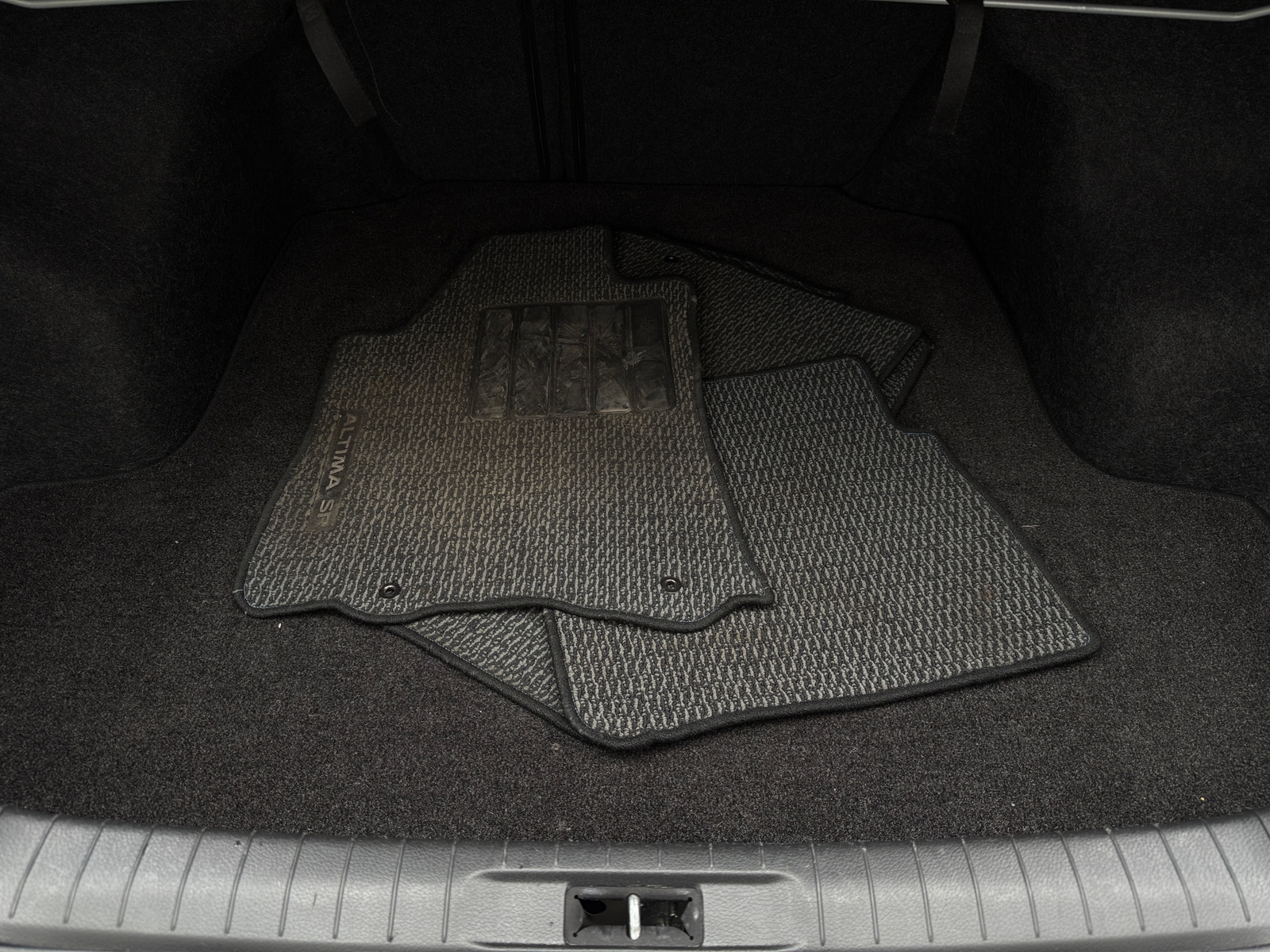 Thumbnail: 2017 Nissan Altima - 7