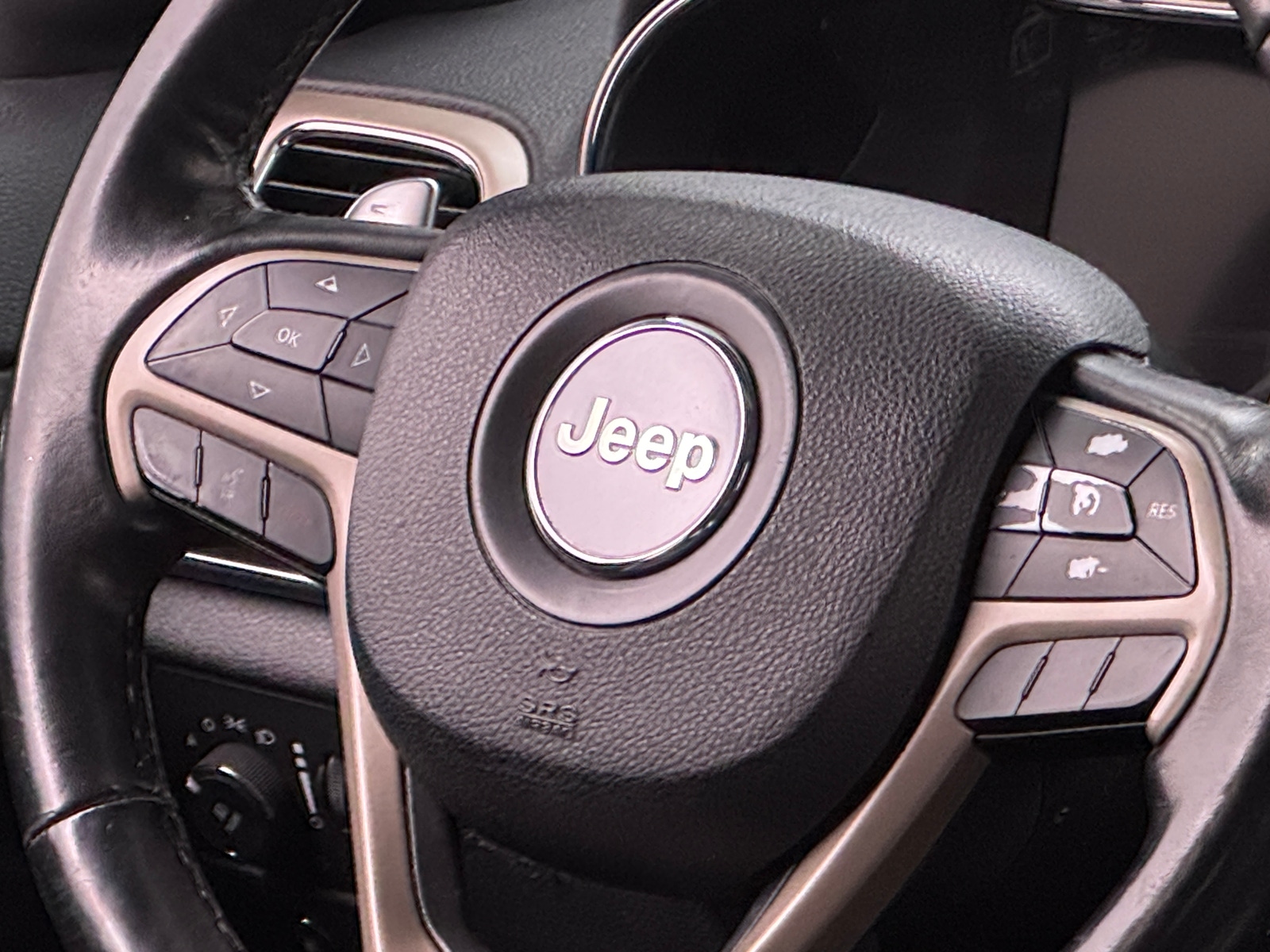 Thumbnail: 2015 Jeep Grand Cherokee - 4