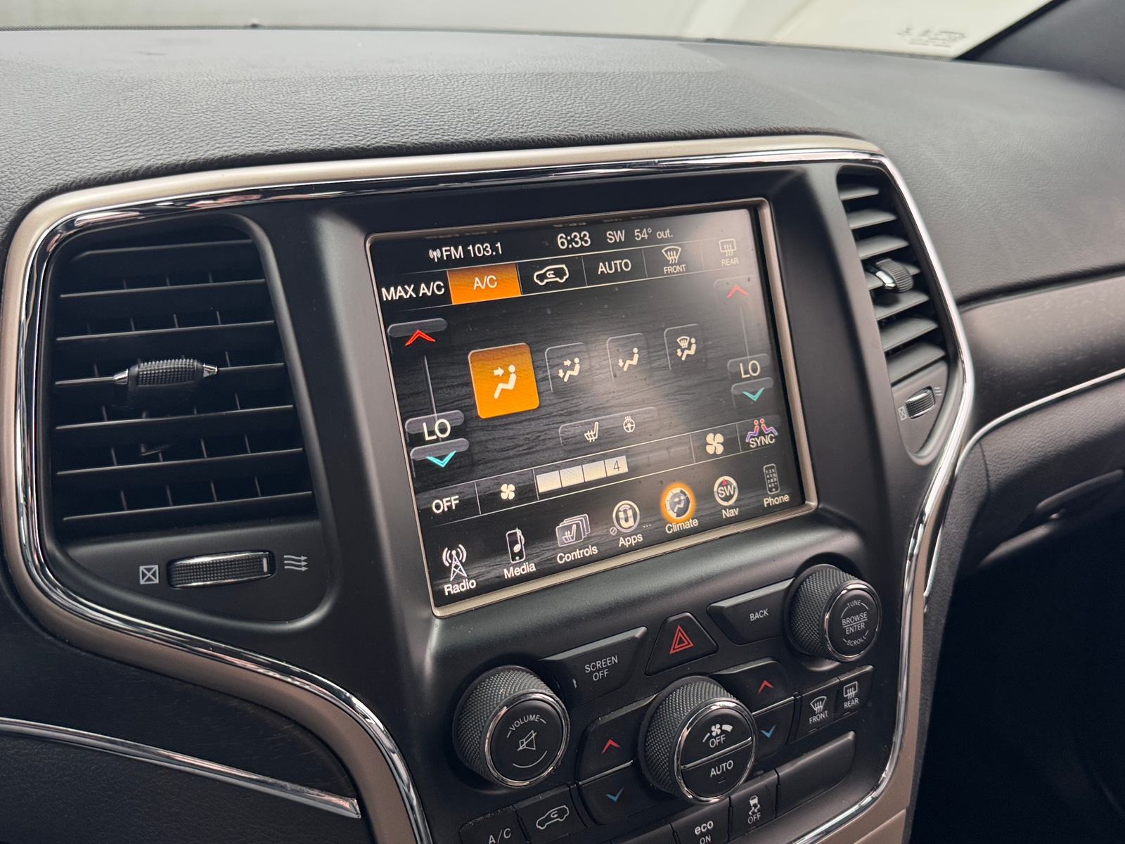 Thumbnail: 2015 Jeep Grand Cherokee - 3