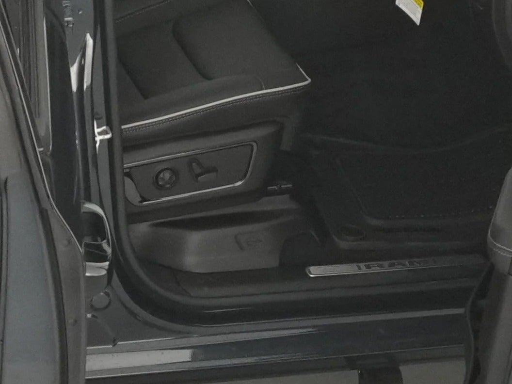 2026 RAM 1500 Limited - Photo 26