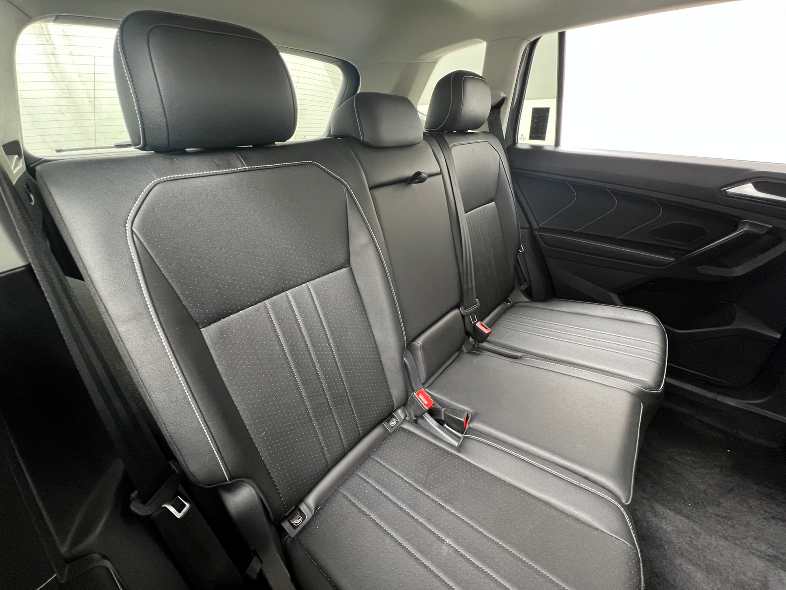 Thumbnail: 2023 Volkswagen Tiguan - 5