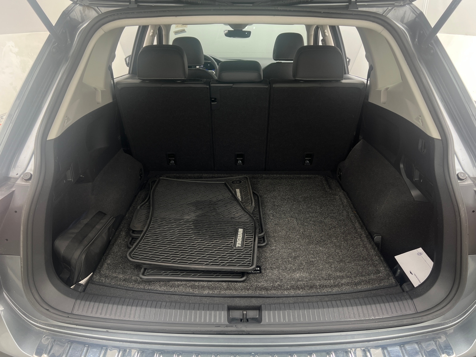 Thumbnail: 2023 Volkswagen Tiguan - 6