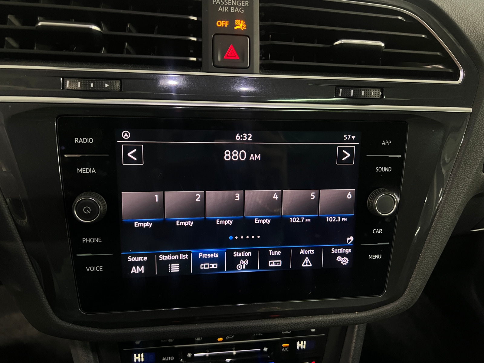 Thumbnail: 2023 Volkswagen Tiguan - 3