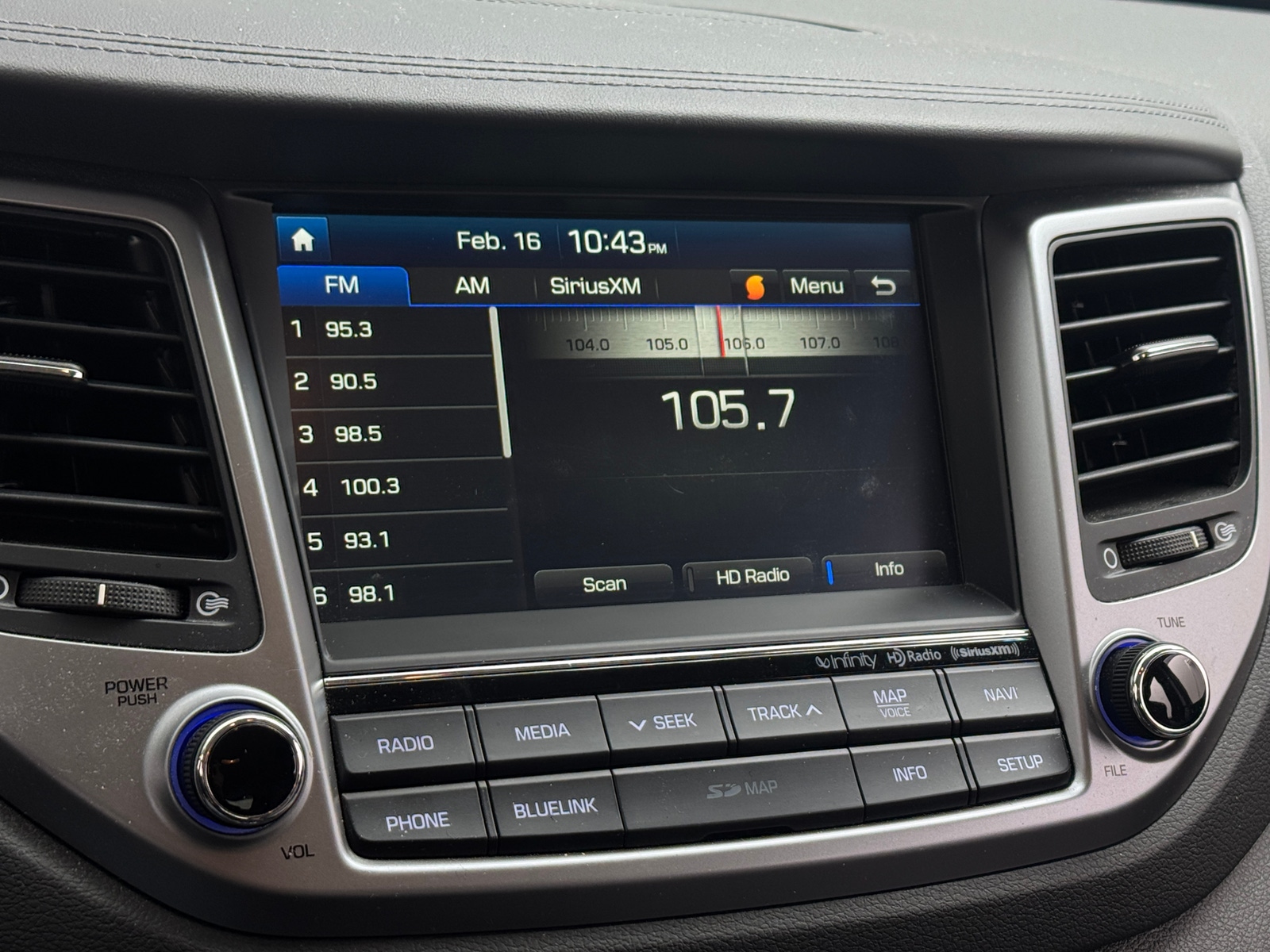 Thumbnail: 2017 Hyundai Tucson - 3