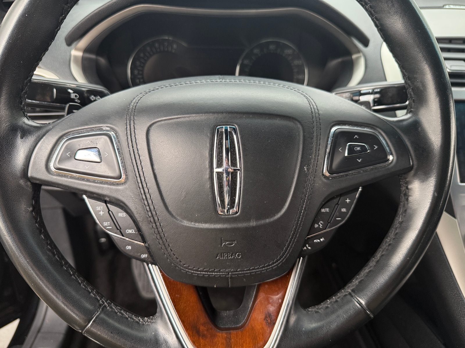 Thumbnail: 2018 Lincoln MKZ - 4