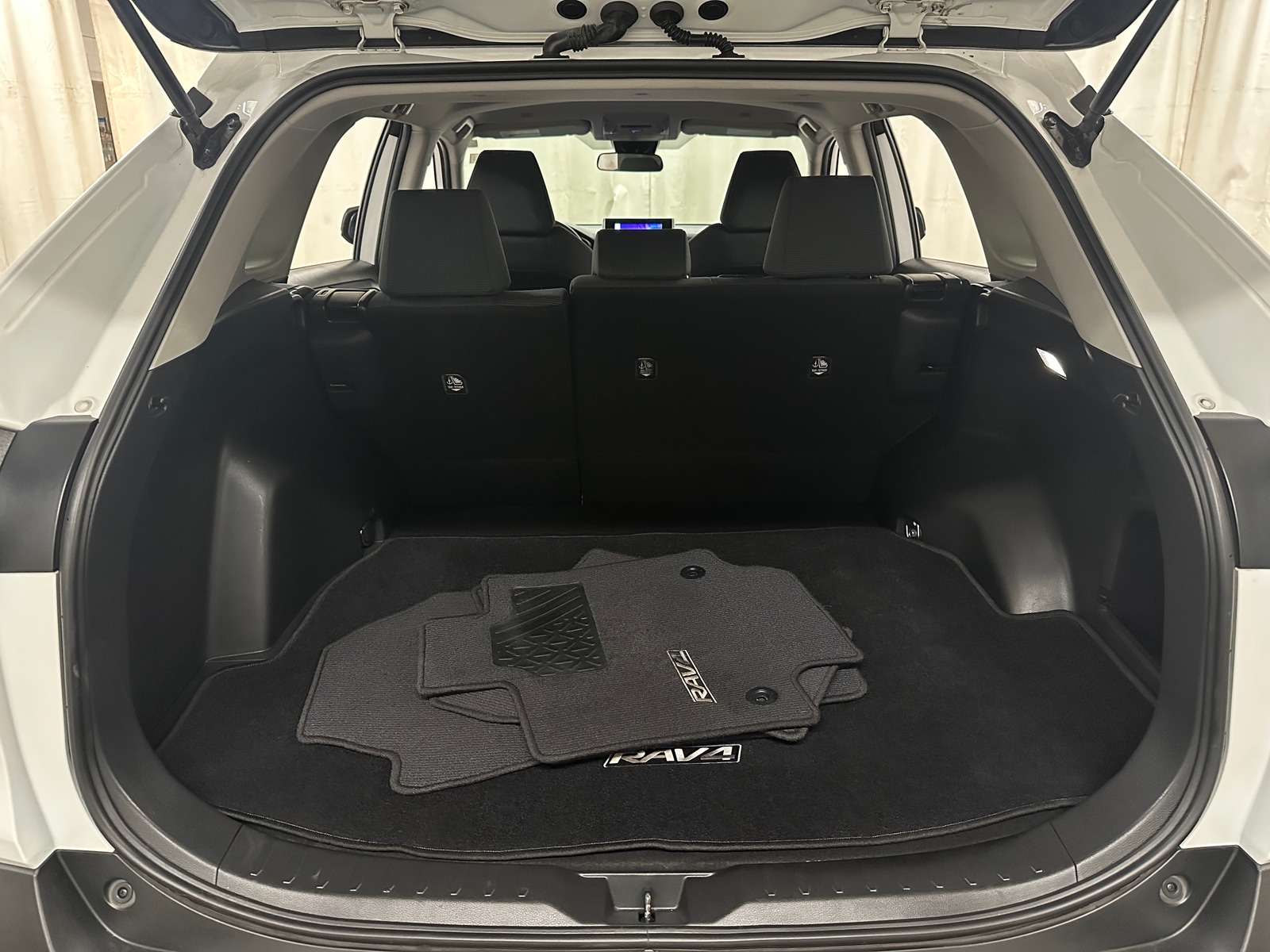 Thumbnail: 2023 Toyota RAV4 - 7