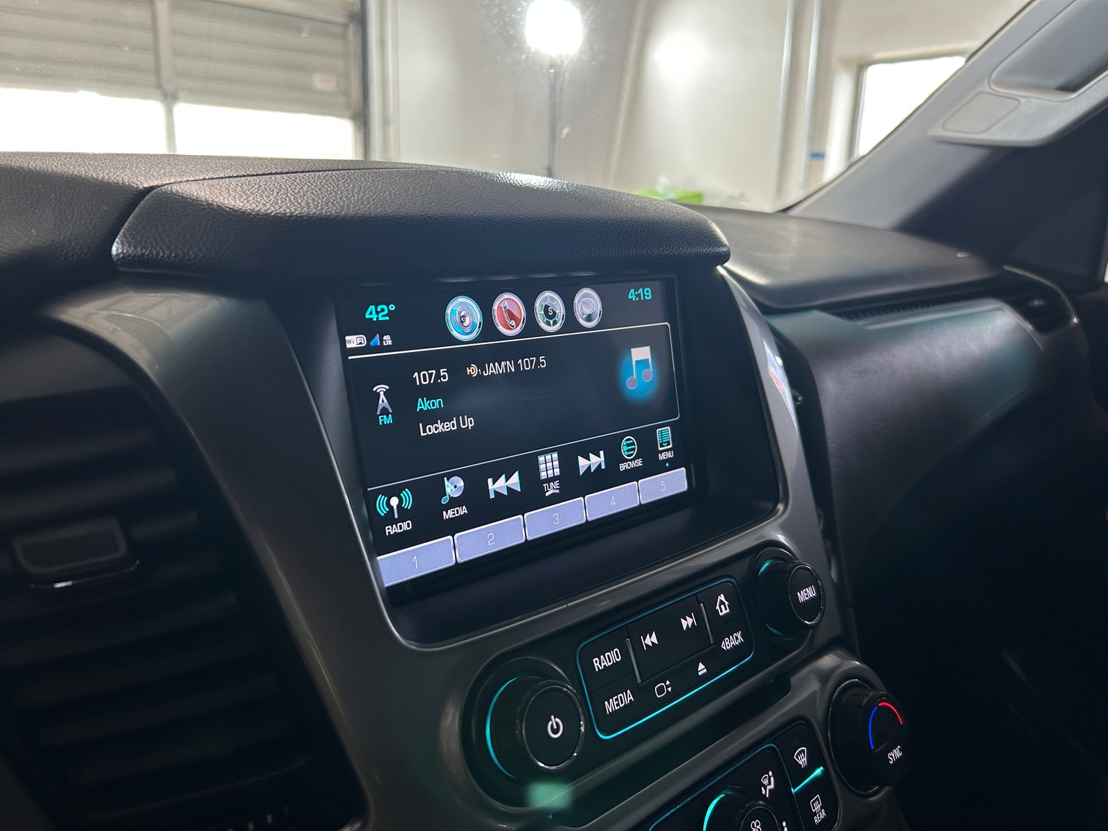 Thumbnail: 2020 Chevrolet Tahoe - 3