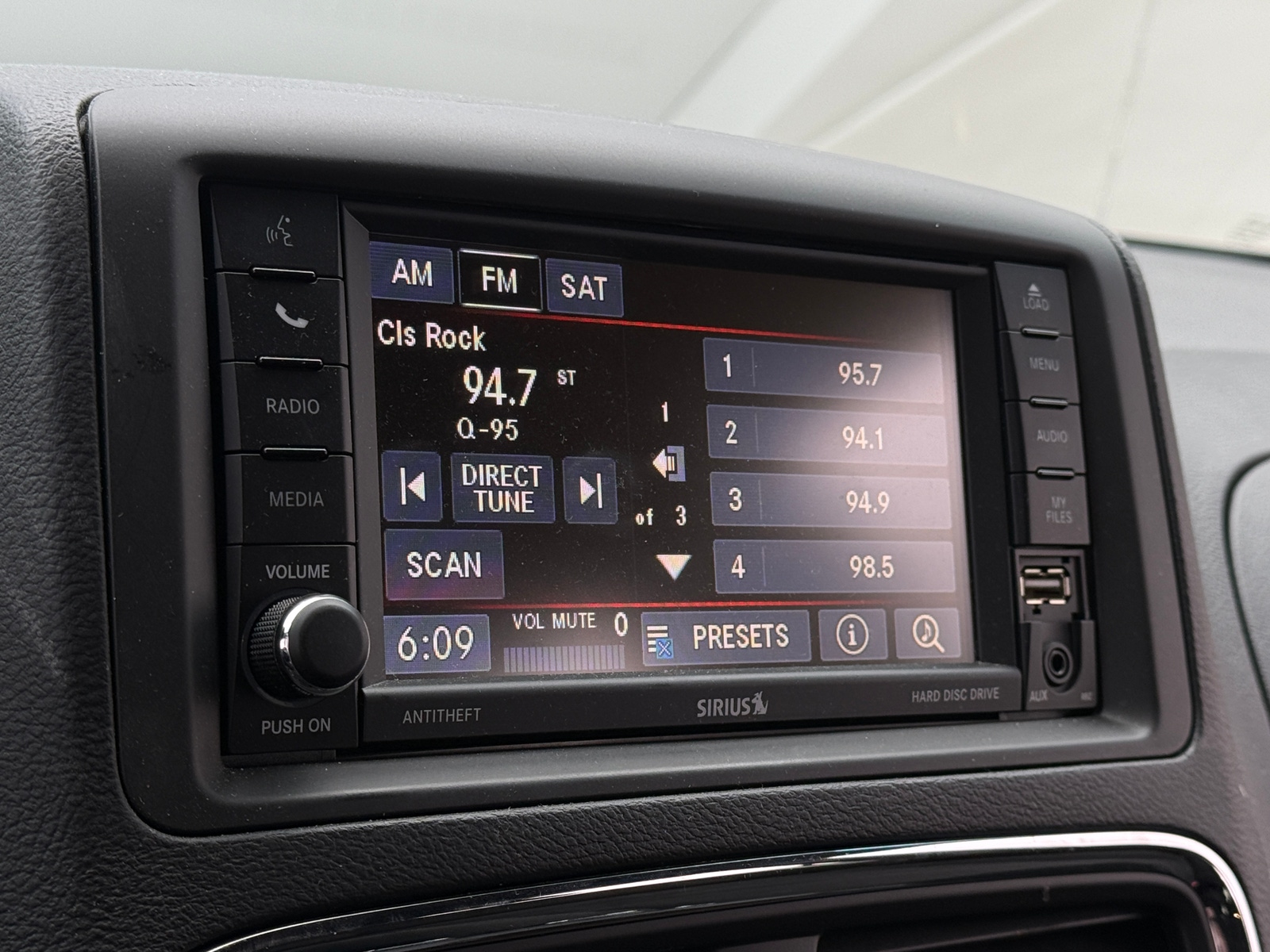 Thumbnail: 2017 Dodge Grand Caravan - 4