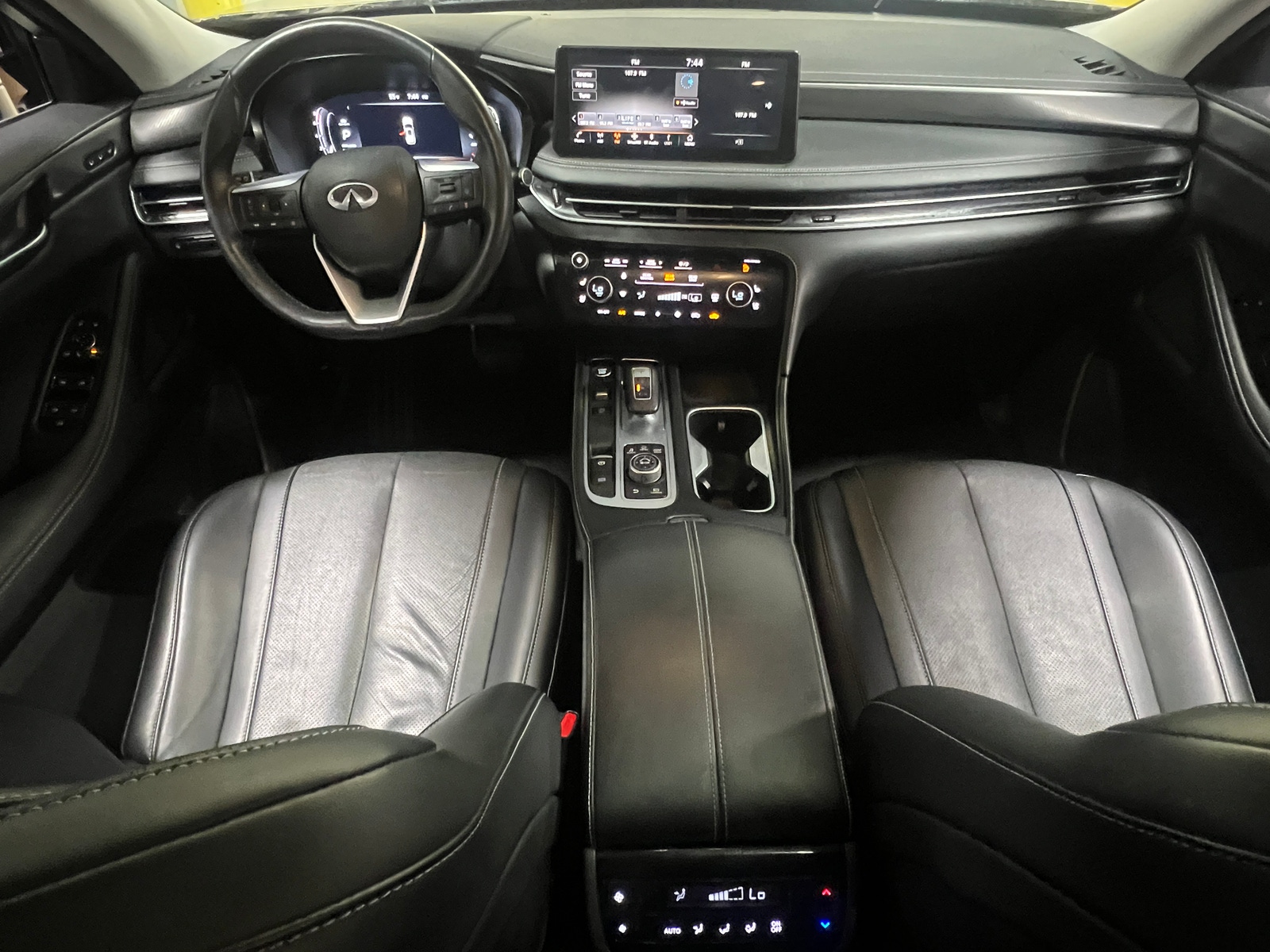 Thumbnail: 2023 INFINITI QX60 - 2