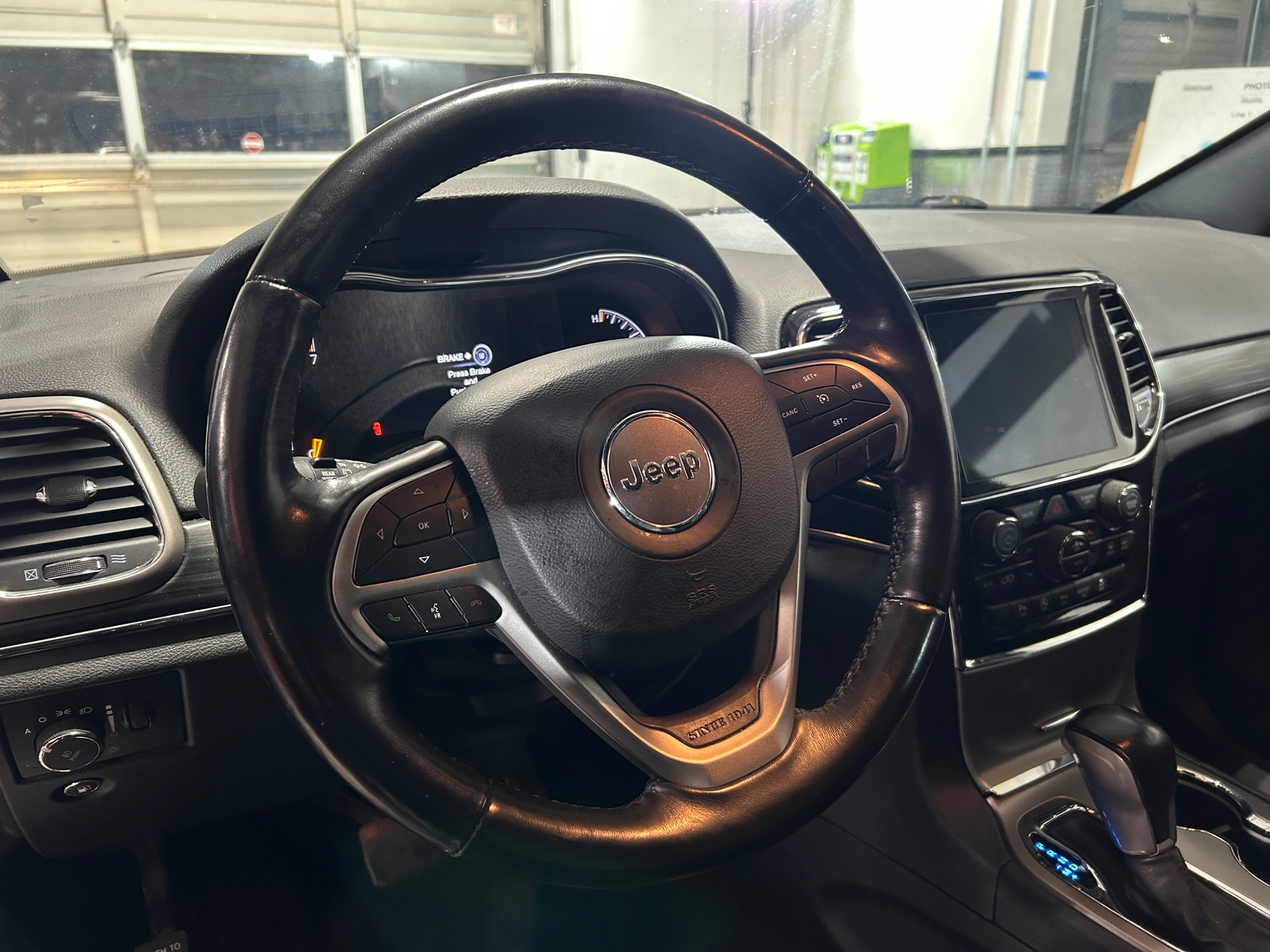 Thumbnail: 2022 Jeep Grand Cherokee - 4