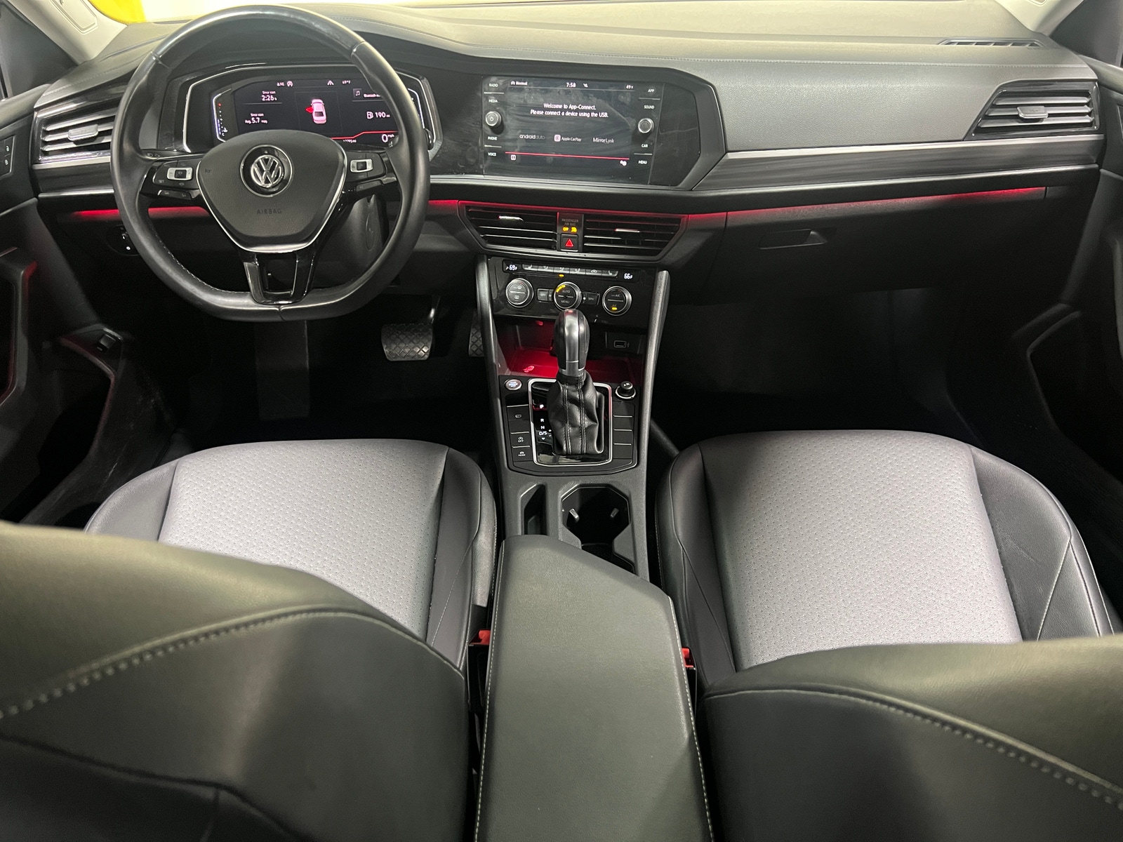 Thumbnail: 2019 Volkswagen Jetta - 2