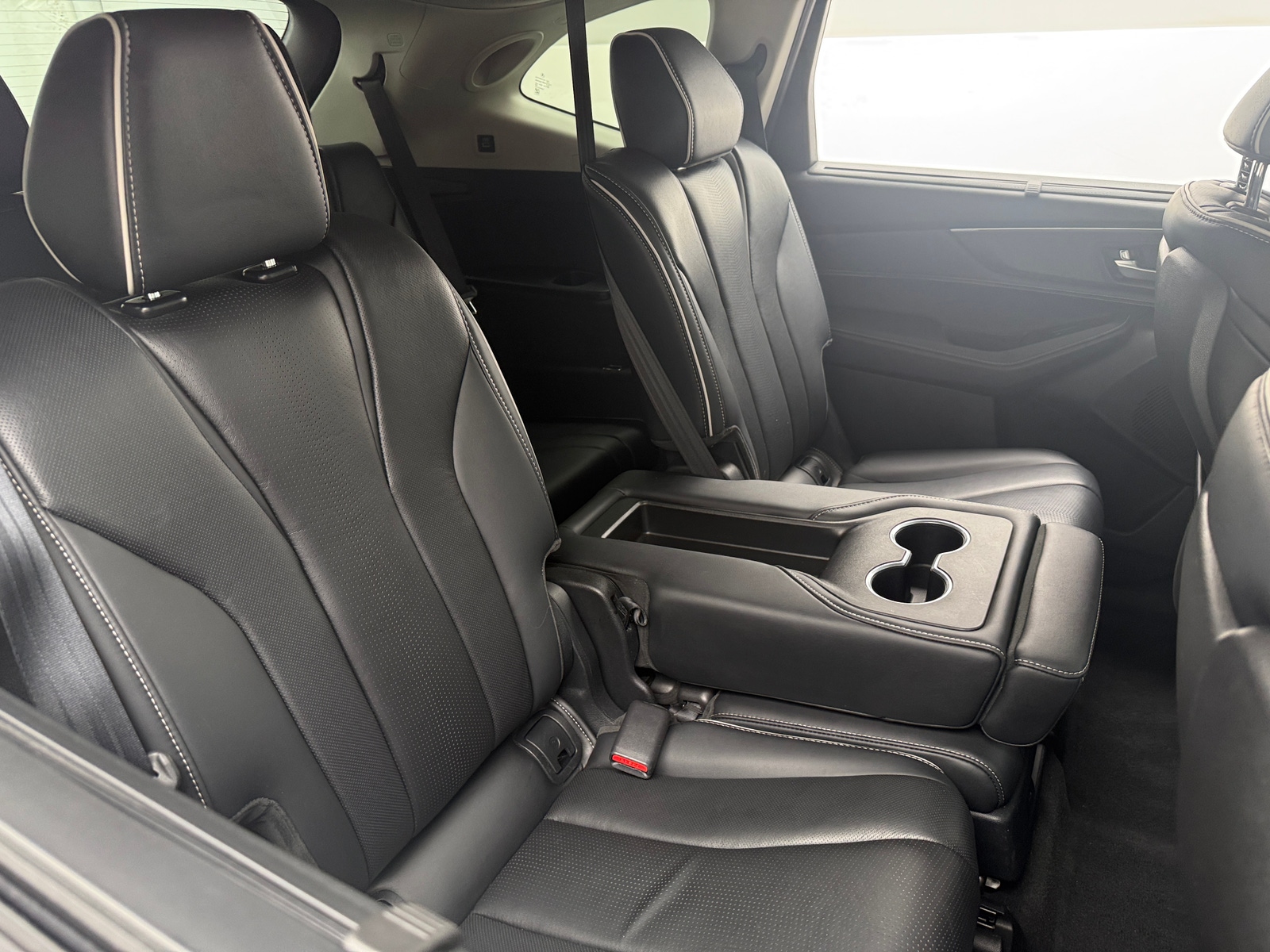 Thumbnail: 2022 Acura MDX - 5