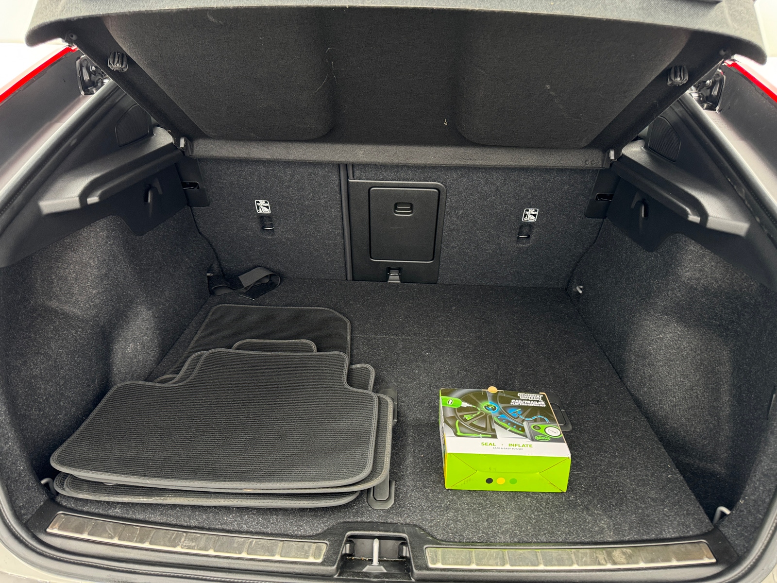 Thumbnail: 2022 Volvo C40 - 7