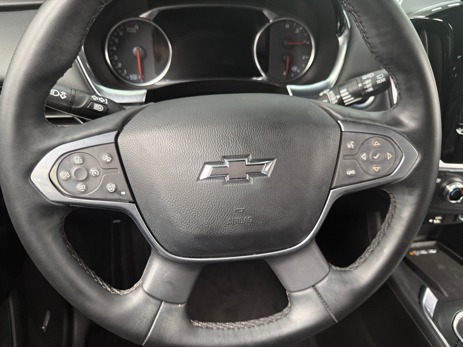 Thumbnail: 2023 Chevrolet Traverse - 4