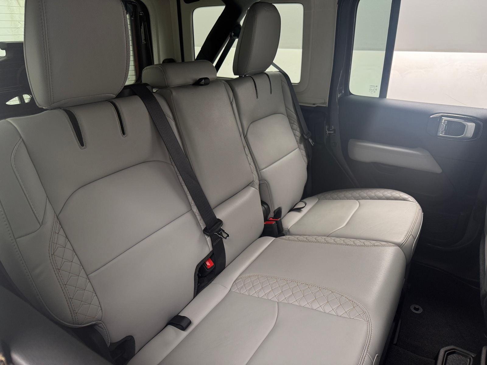 Thumbnail: 2022 Jeep Wrangler - 5