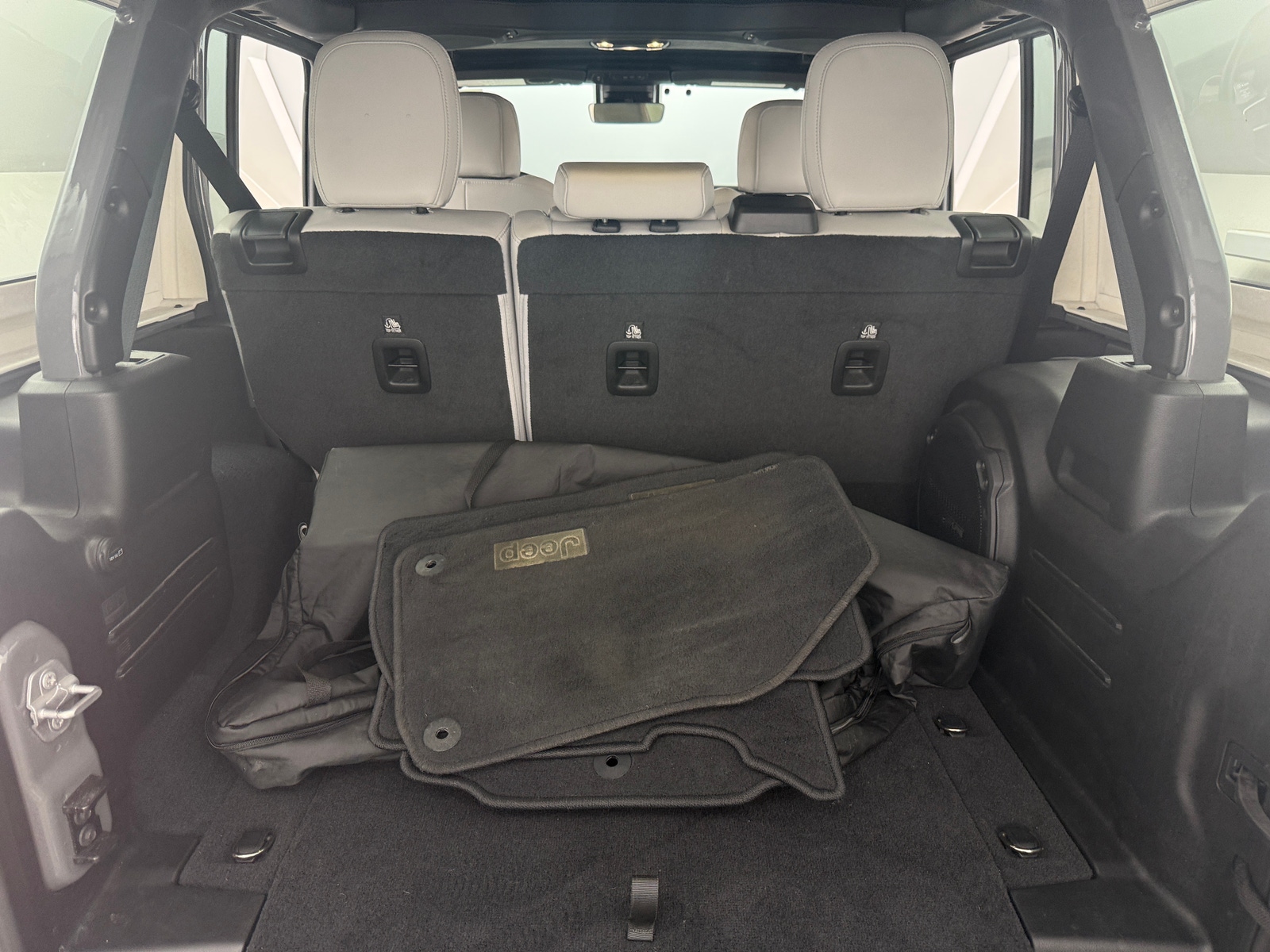 Thumbnail: 2022 Jeep Wrangler - 6