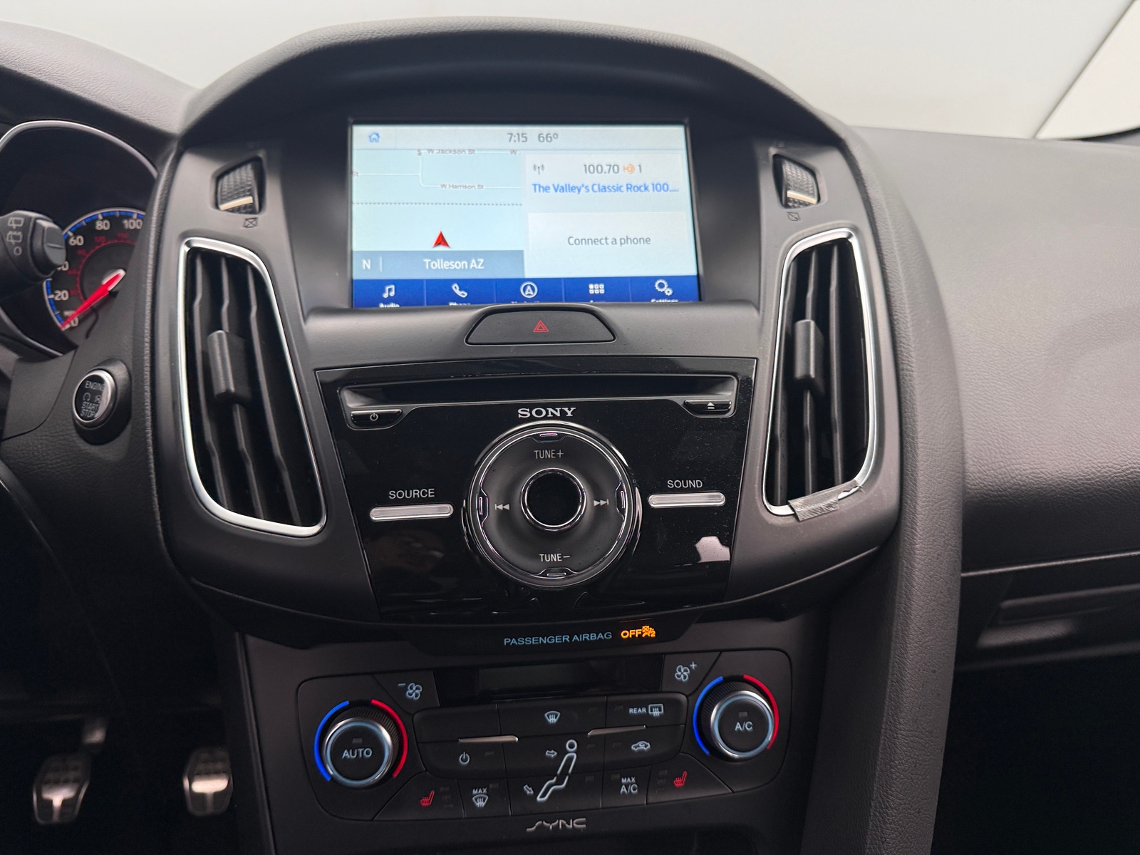 Thumbnail: 2017 Ford Focus - 3