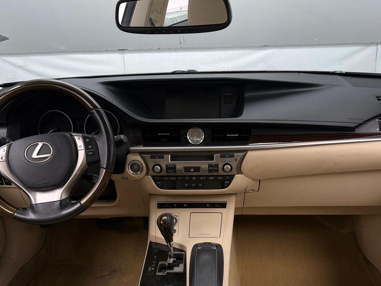 Thumbnail: 2013 Lexus ES - 2