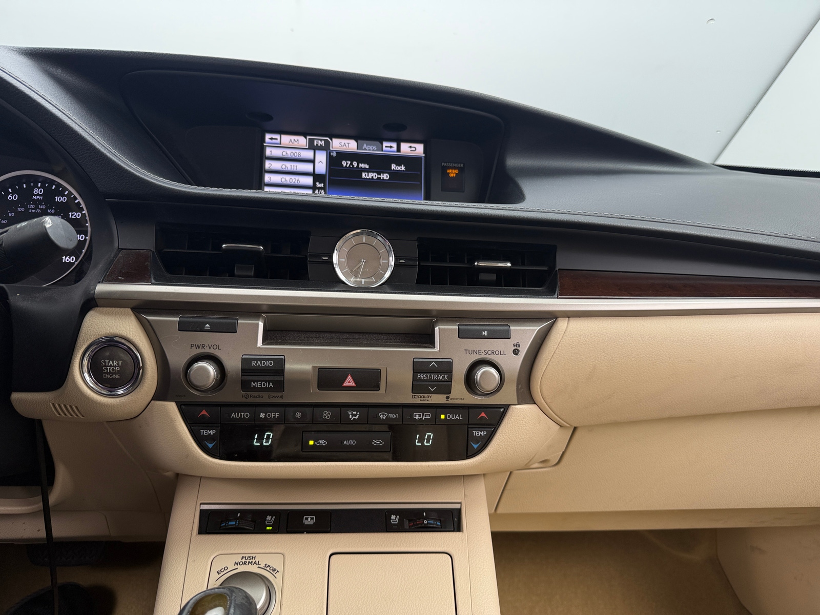 Thumbnail: 2013 Lexus ES - 3