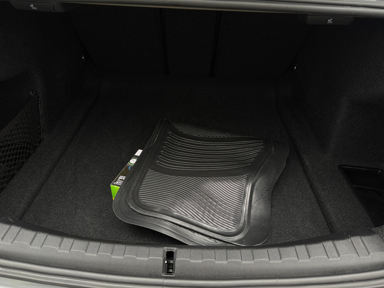 Thumbnail: 2025 BMW 3 Series - 6