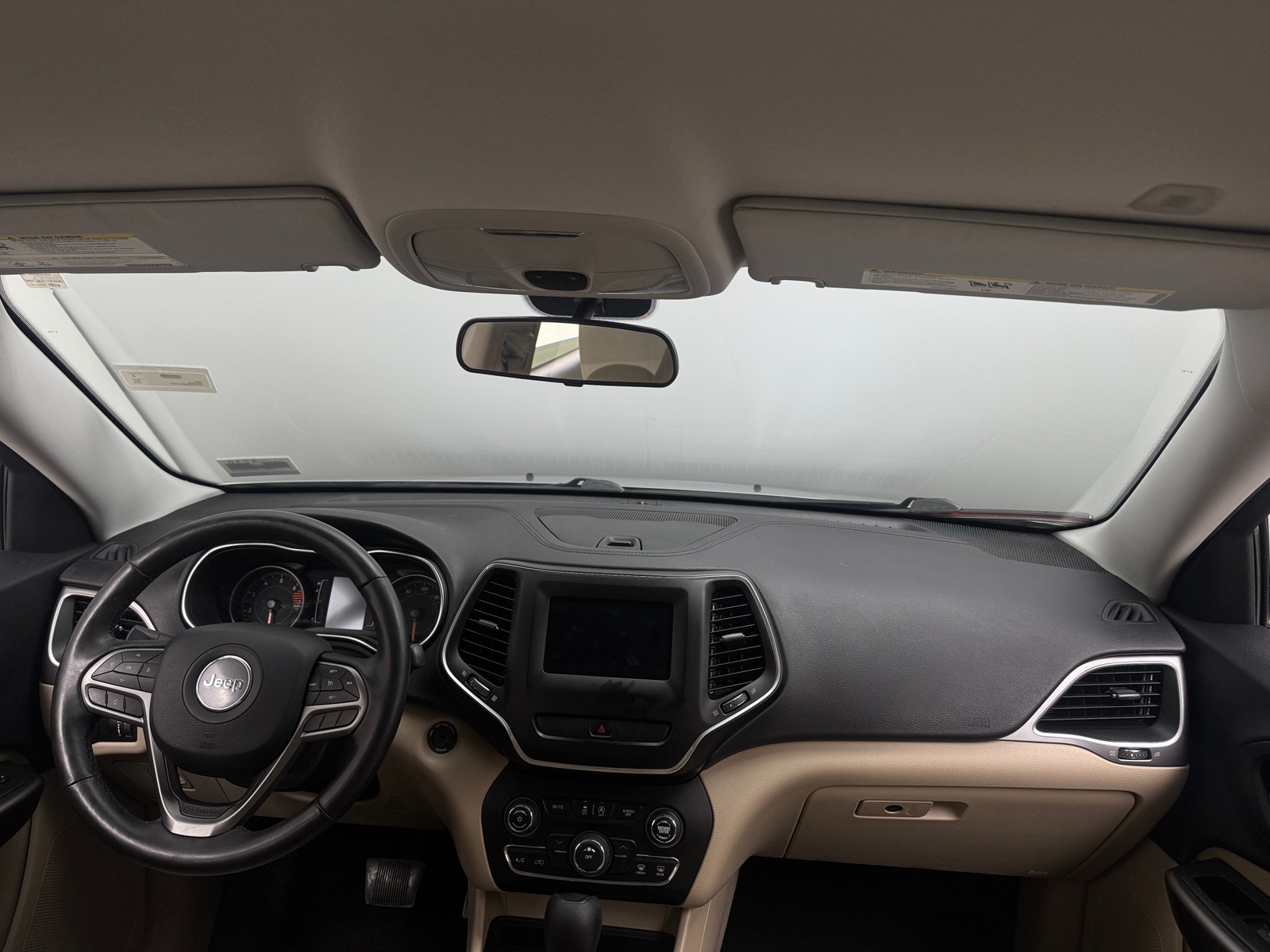 Thumbnail: 2019 Jeep Cherokee - 3