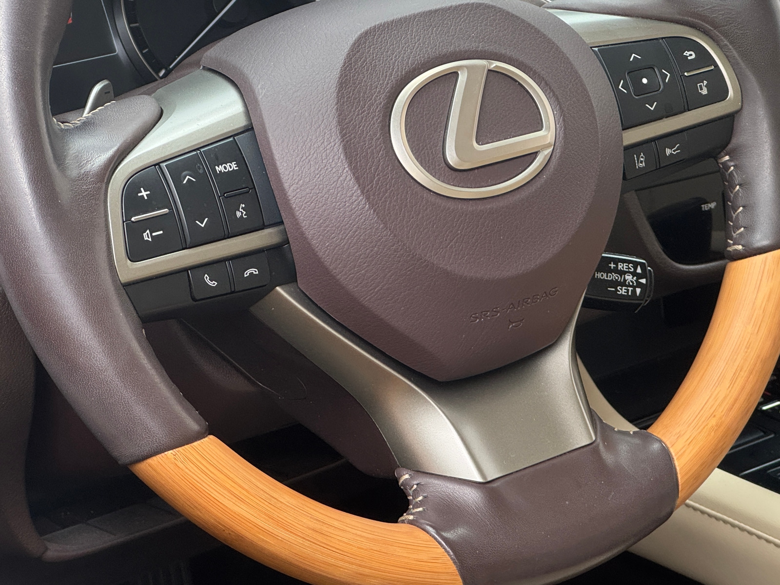 Thumbnail: 2020 Lexus RX - 4