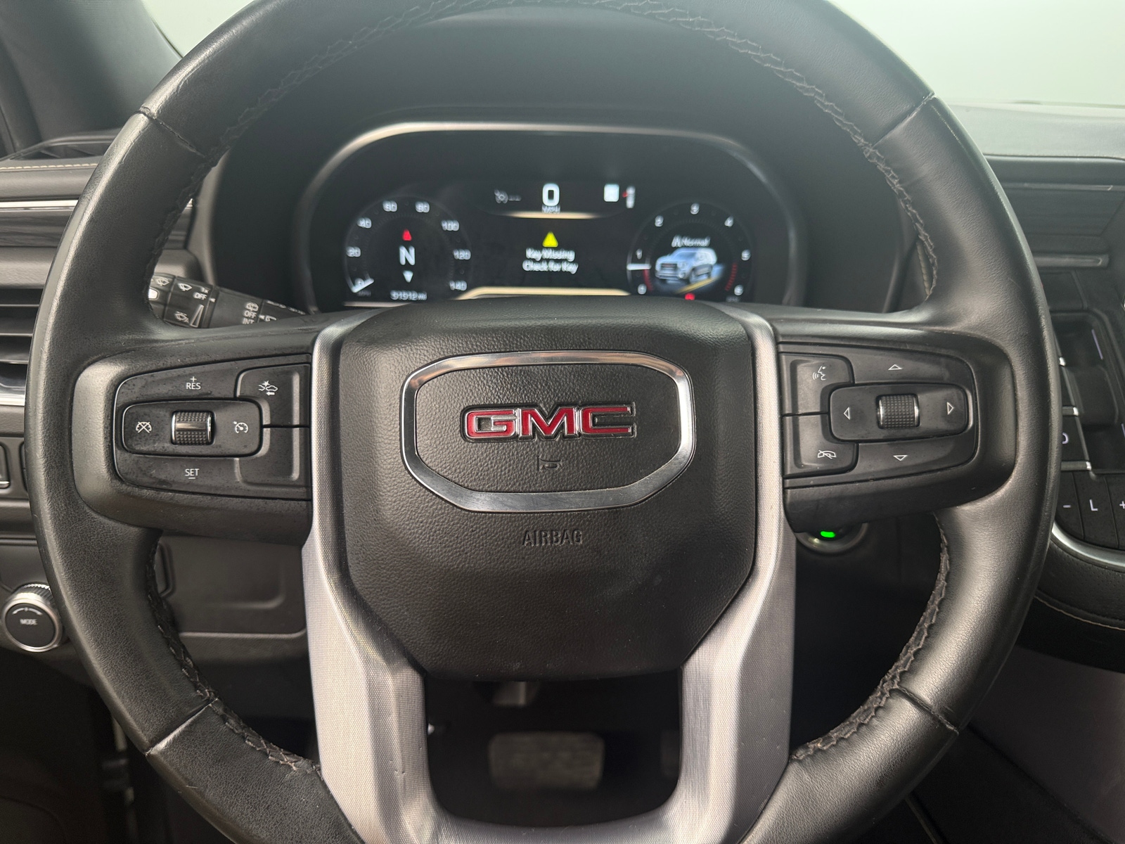 Thumbnail: 2023 GMC Yukon - 4