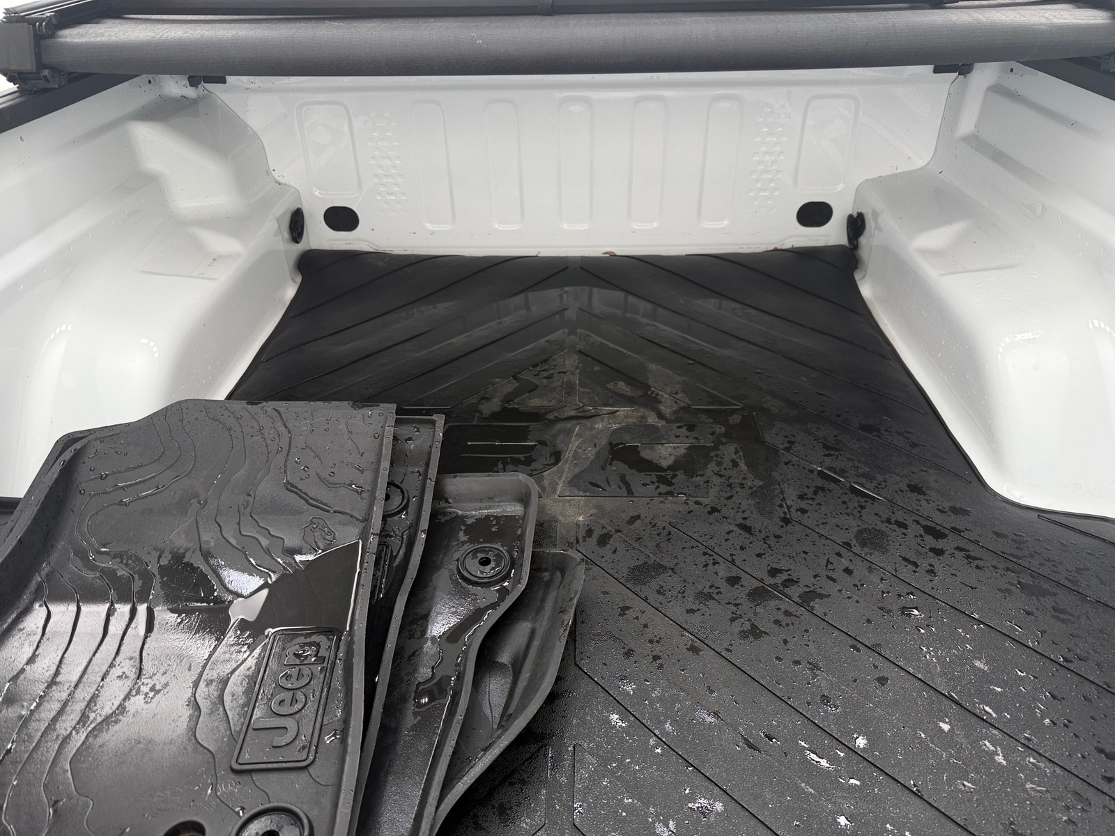 Thumbnail: 2024 Jeep Gladiator - 7