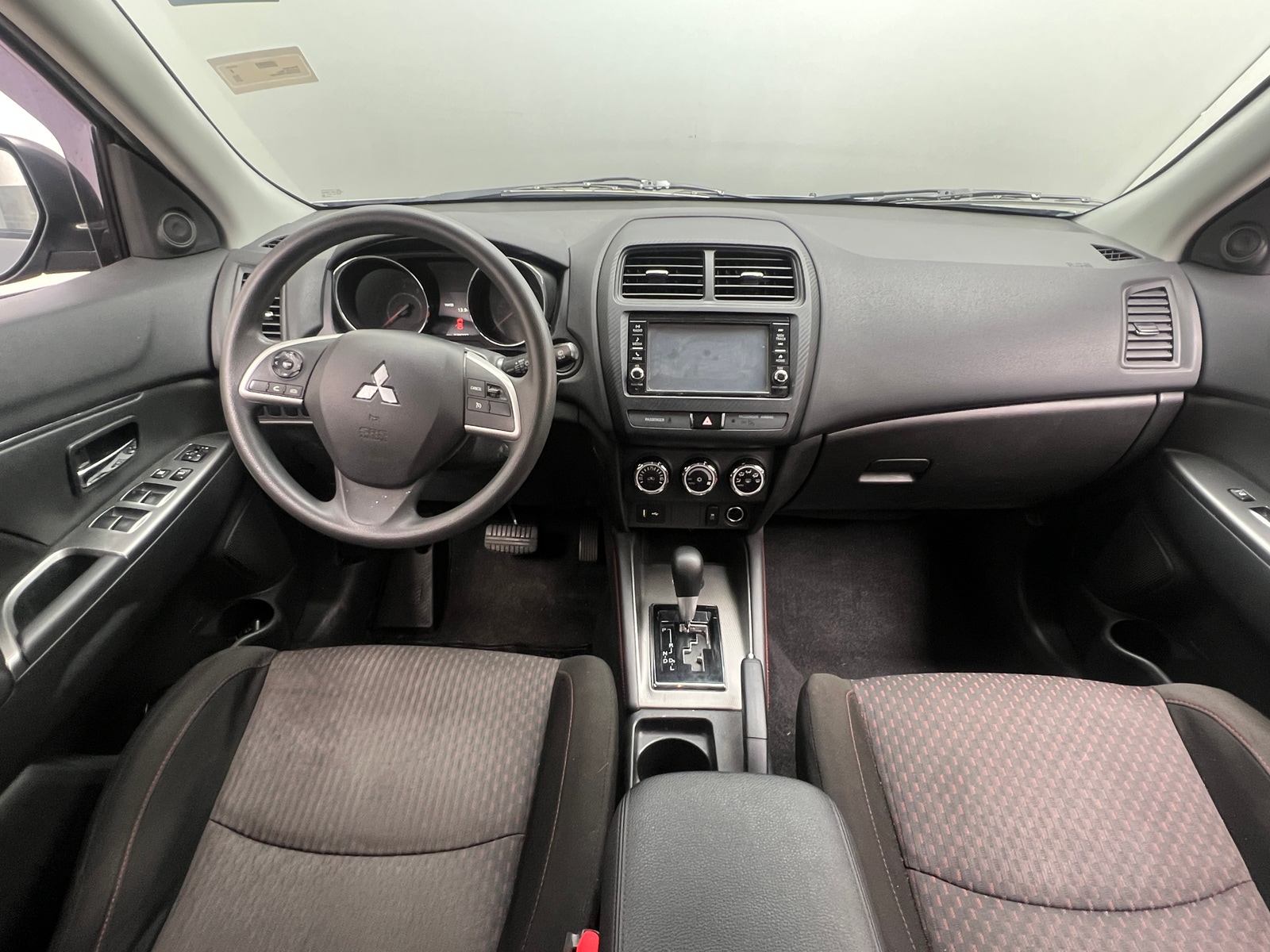 Thumbnail: 2018 Mitsubishi Outlander Sport - 3