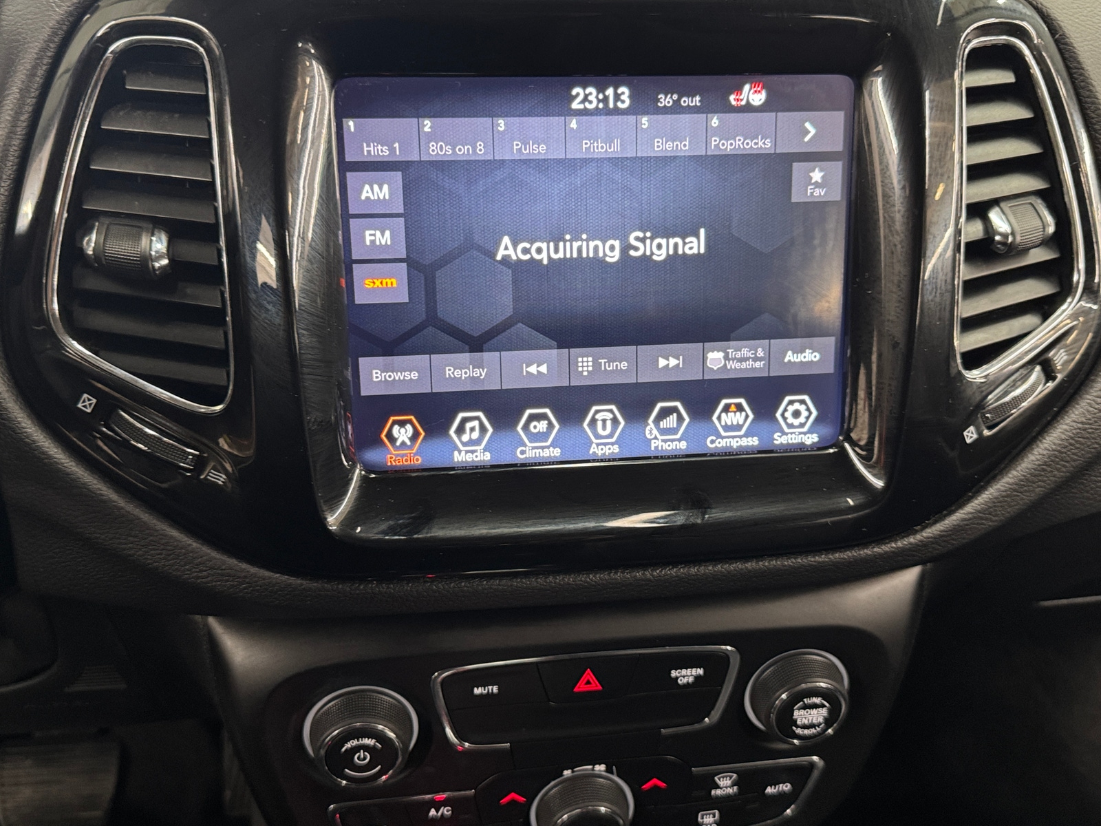 Thumbnail: 2018 Jeep Compass - 3