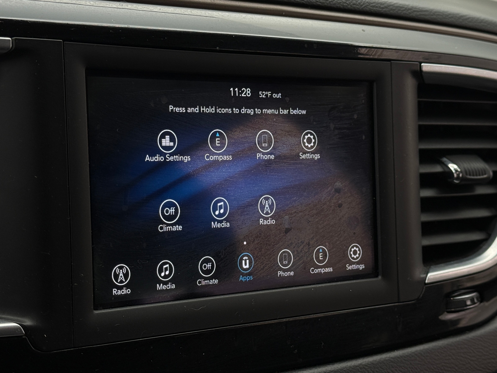 Thumbnail: 2019 Chrysler Pacifica - 4