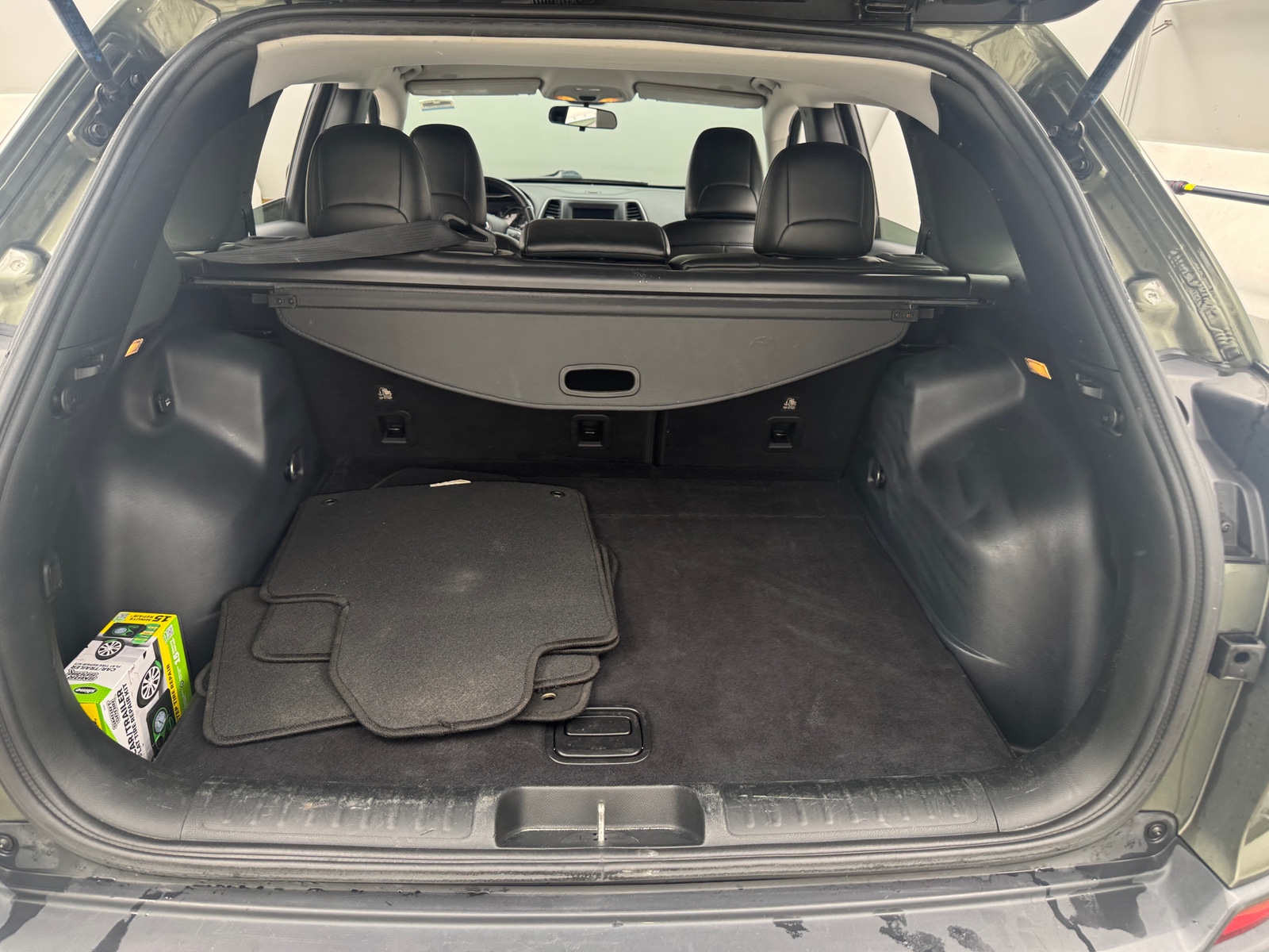 Thumbnail: 2019 Jeep Cherokee - 7