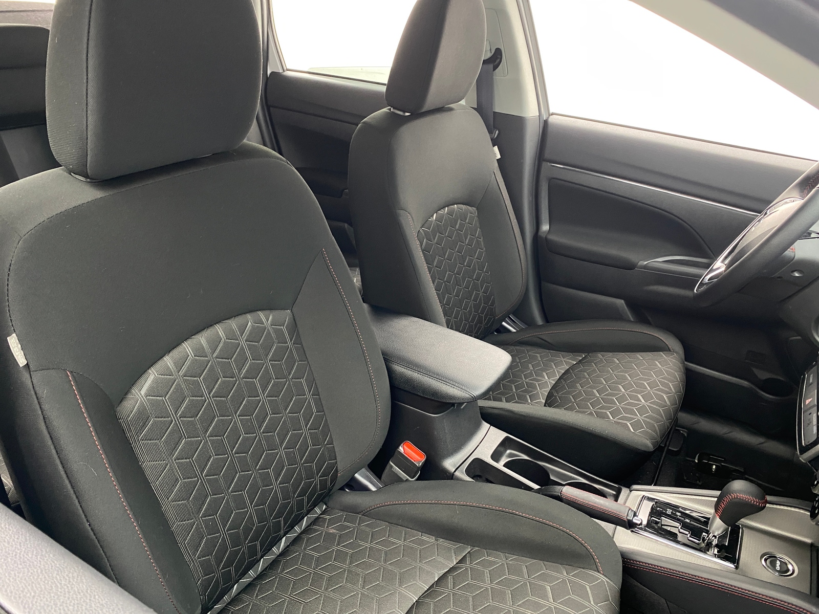 Thumbnail: 2024 Mitsubishi Outlander Sport - 2