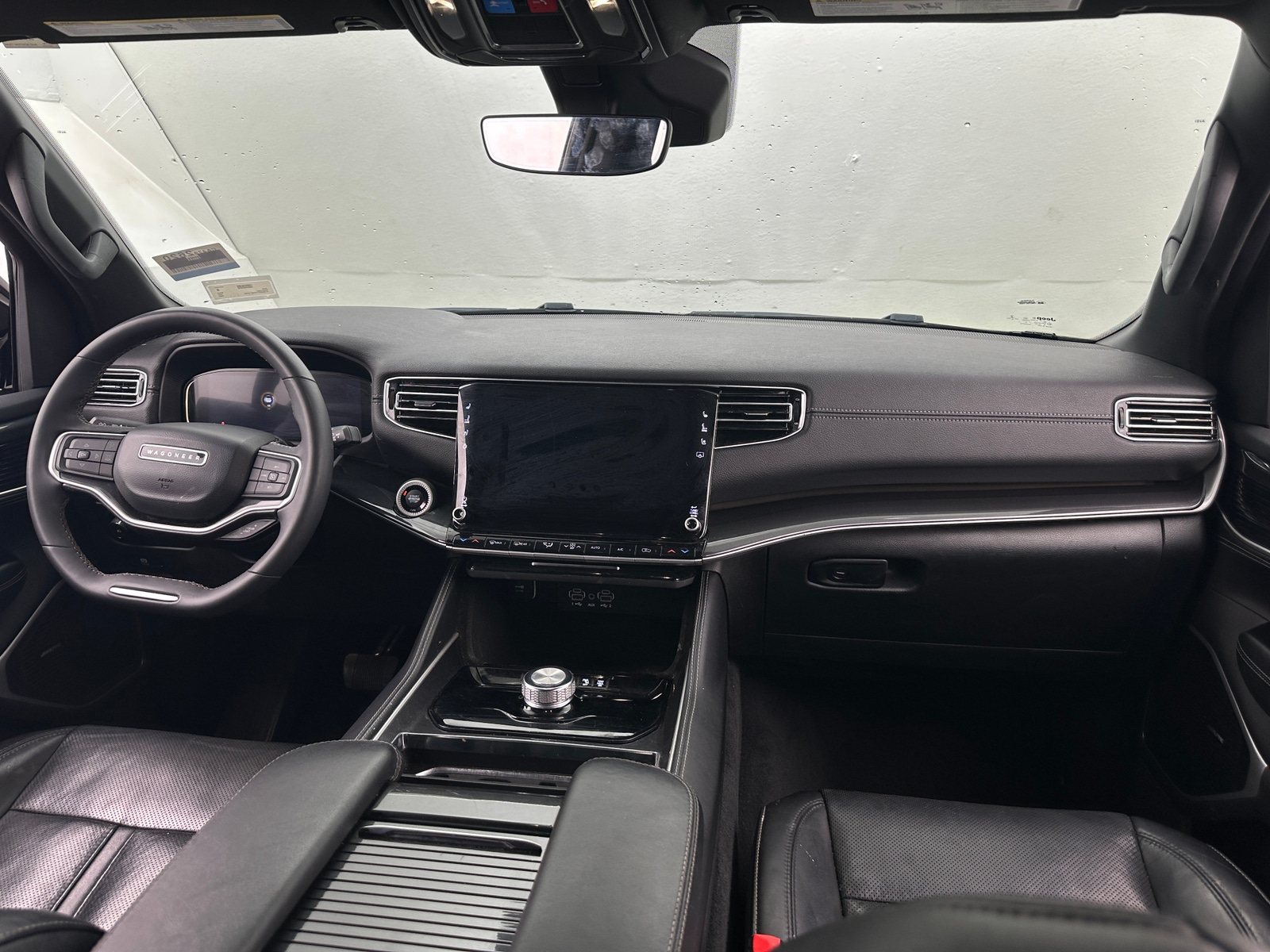 Thumbnail: 2022 Jeep Wagoneer - 2