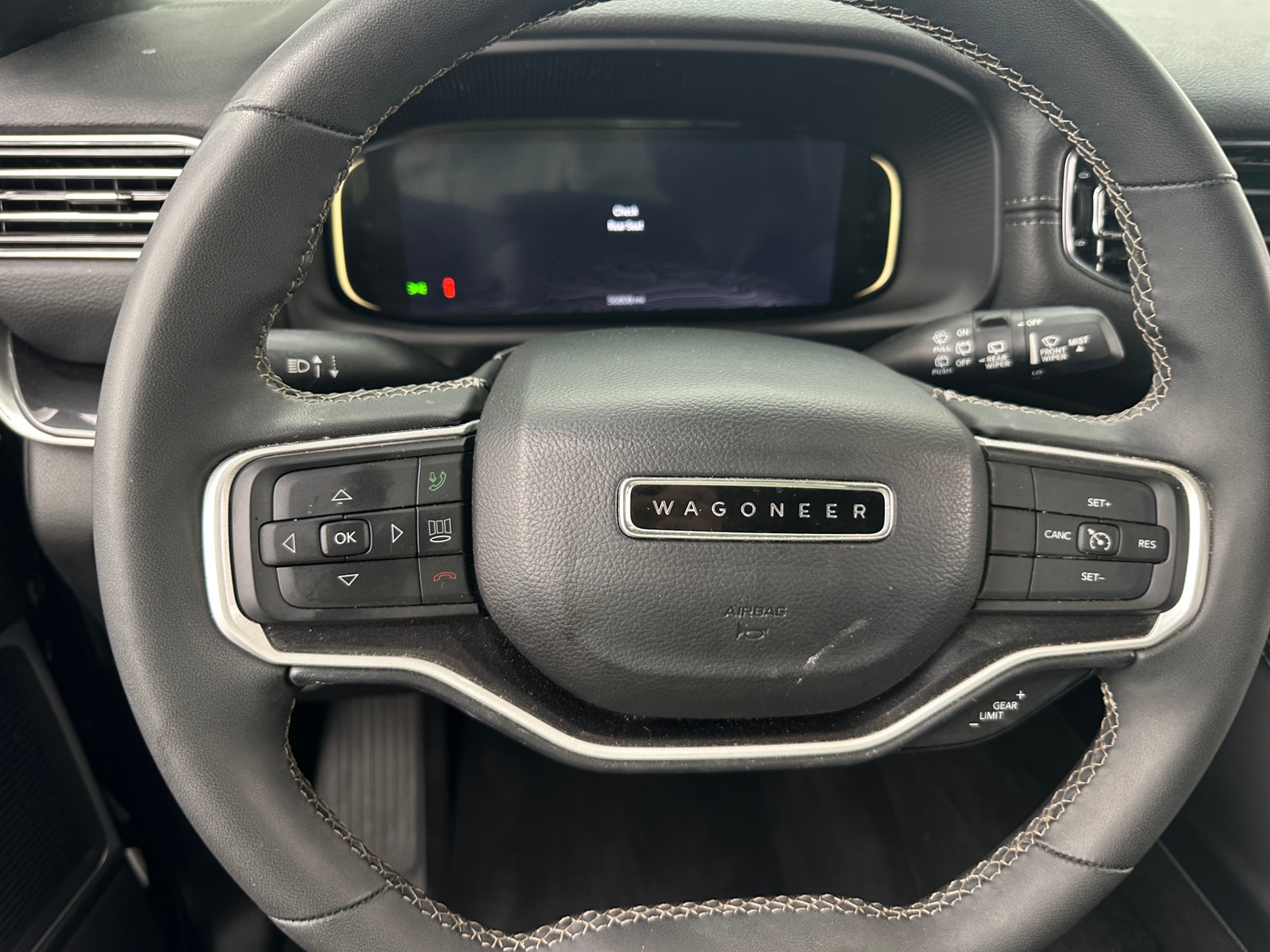 Thumbnail: 2022 Jeep Wagoneer - 4