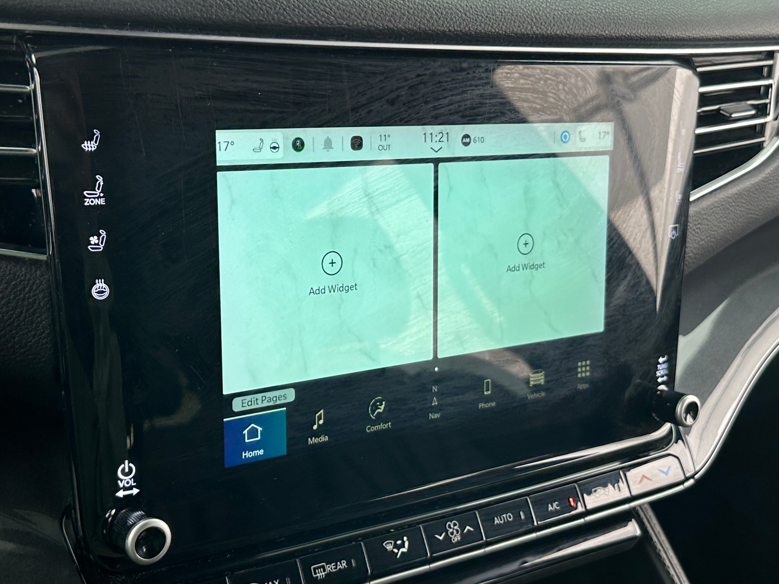 Thumbnail: 2022 Jeep Wagoneer - 3