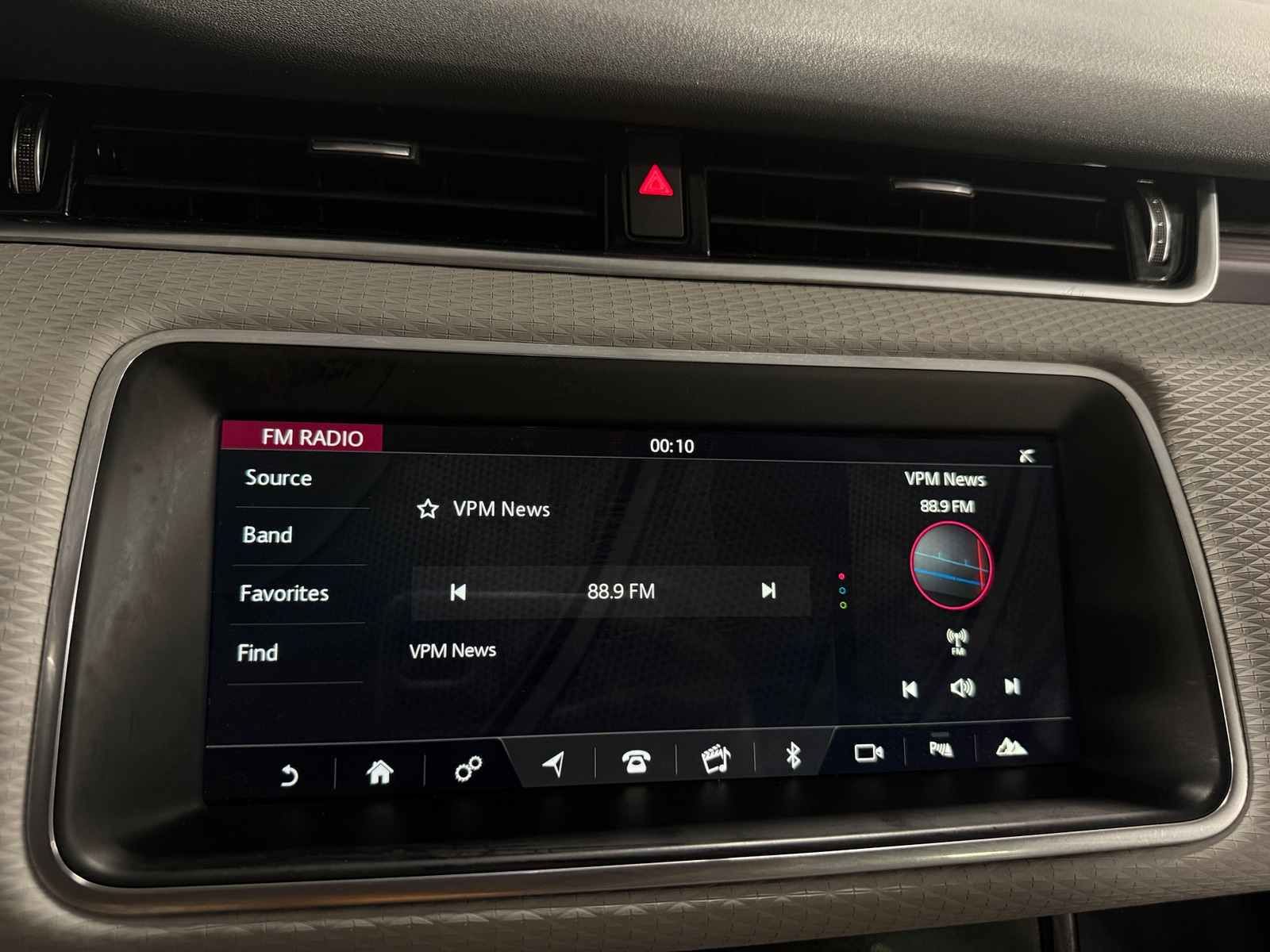 Thumbnail: 2020 Land Rover Range Rover Evoque - 3