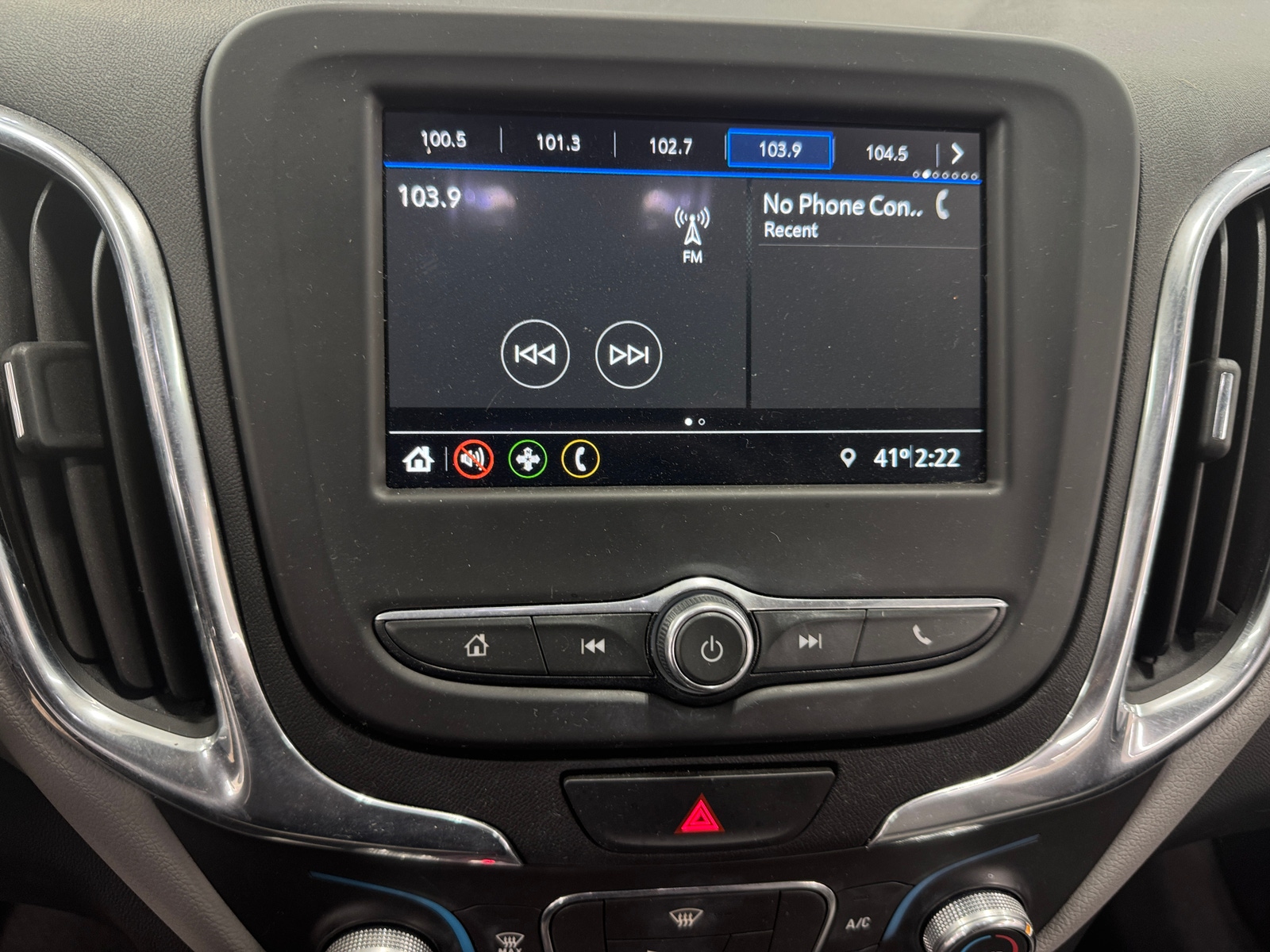 Thumbnail: 2019 Chevrolet Equinox - 4