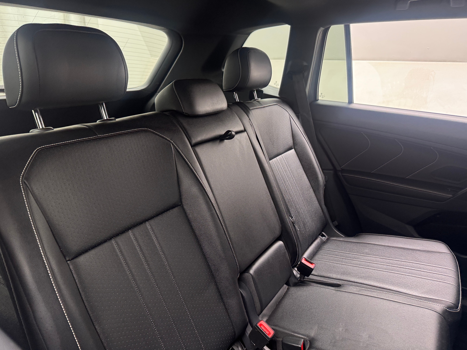 Thumbnail: 2022 Volkswagen Tiguan - 5