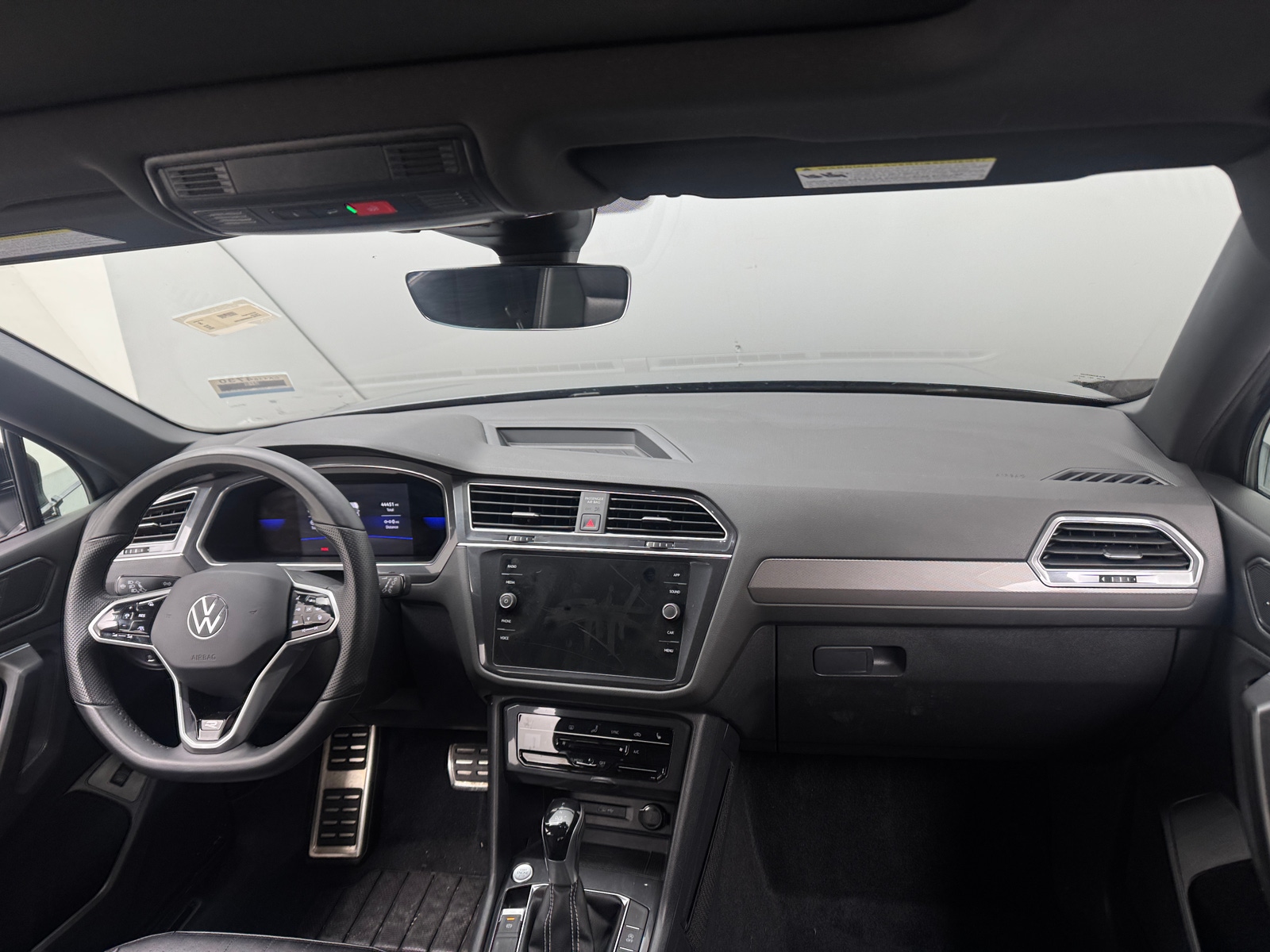 Thumbnail: 2022 Volkswagen Tiguan - 2