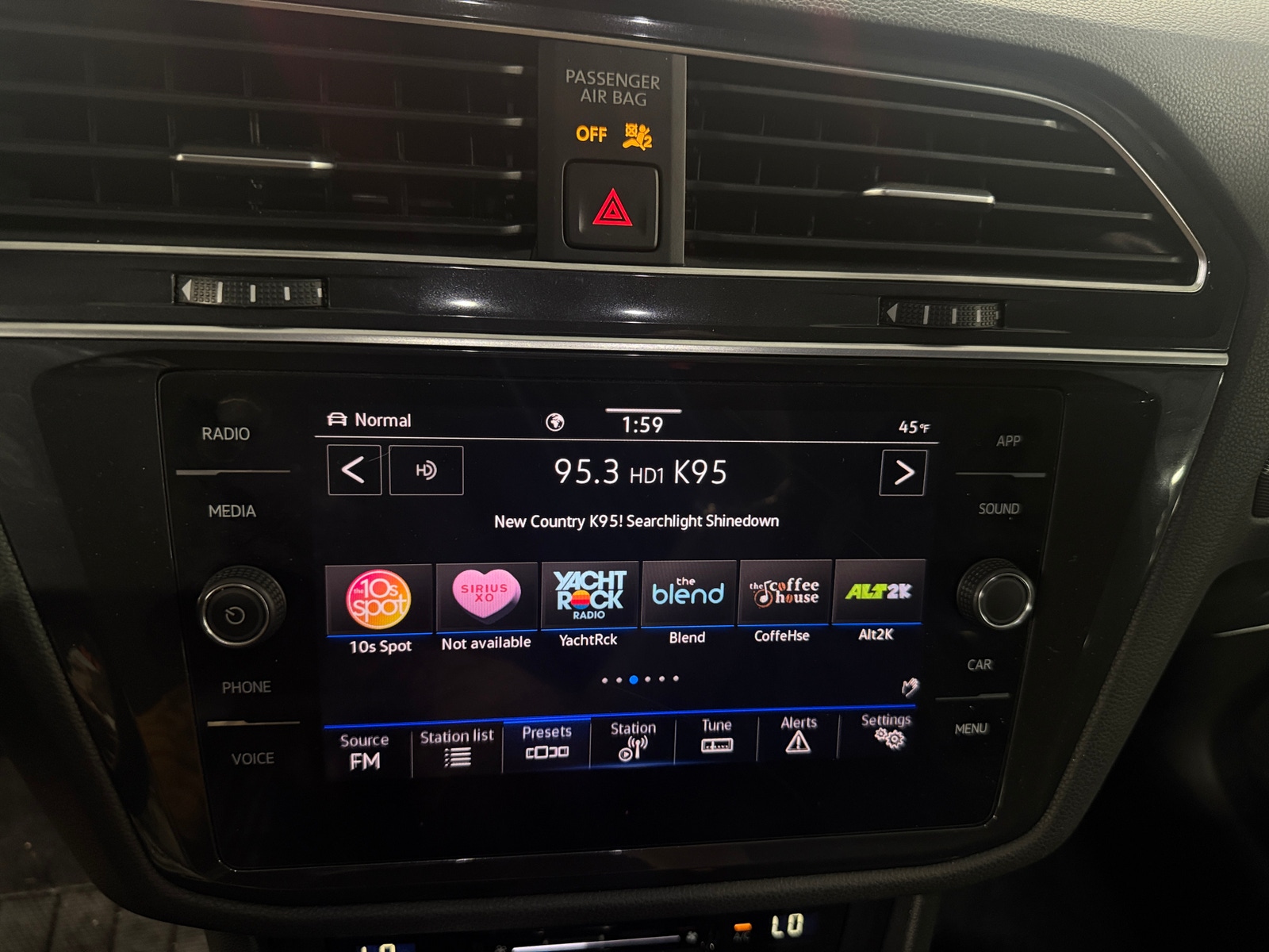 Thumbnail: 2022 Volkswagen Tiguan - 3