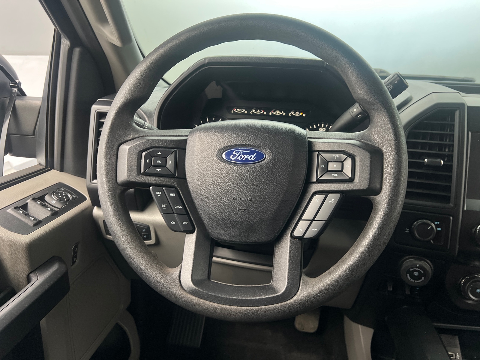 Thumbnail: 2019 Ford Econoline - 5