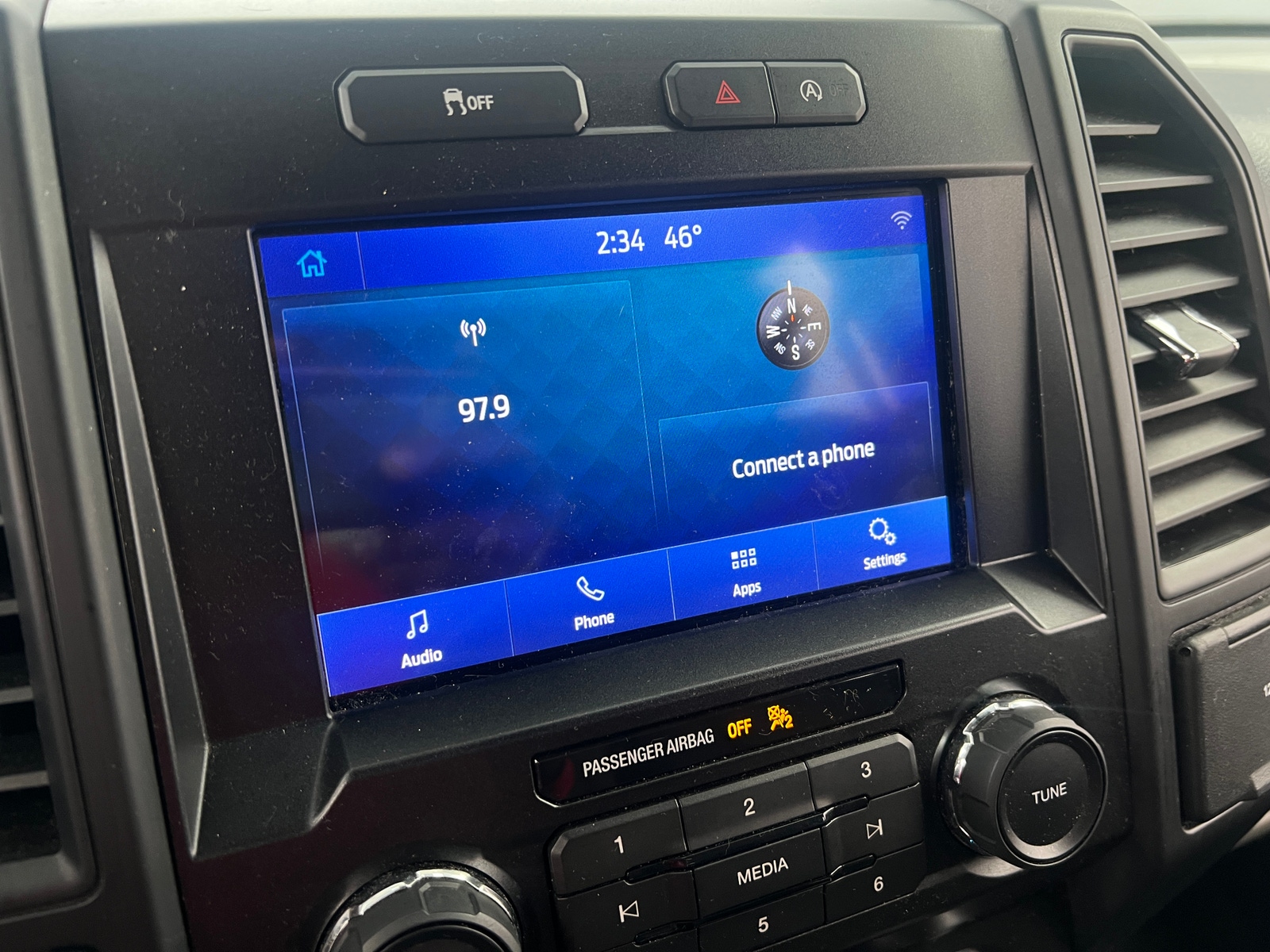 Thumbnail: 2019 Ford Econoline - 4