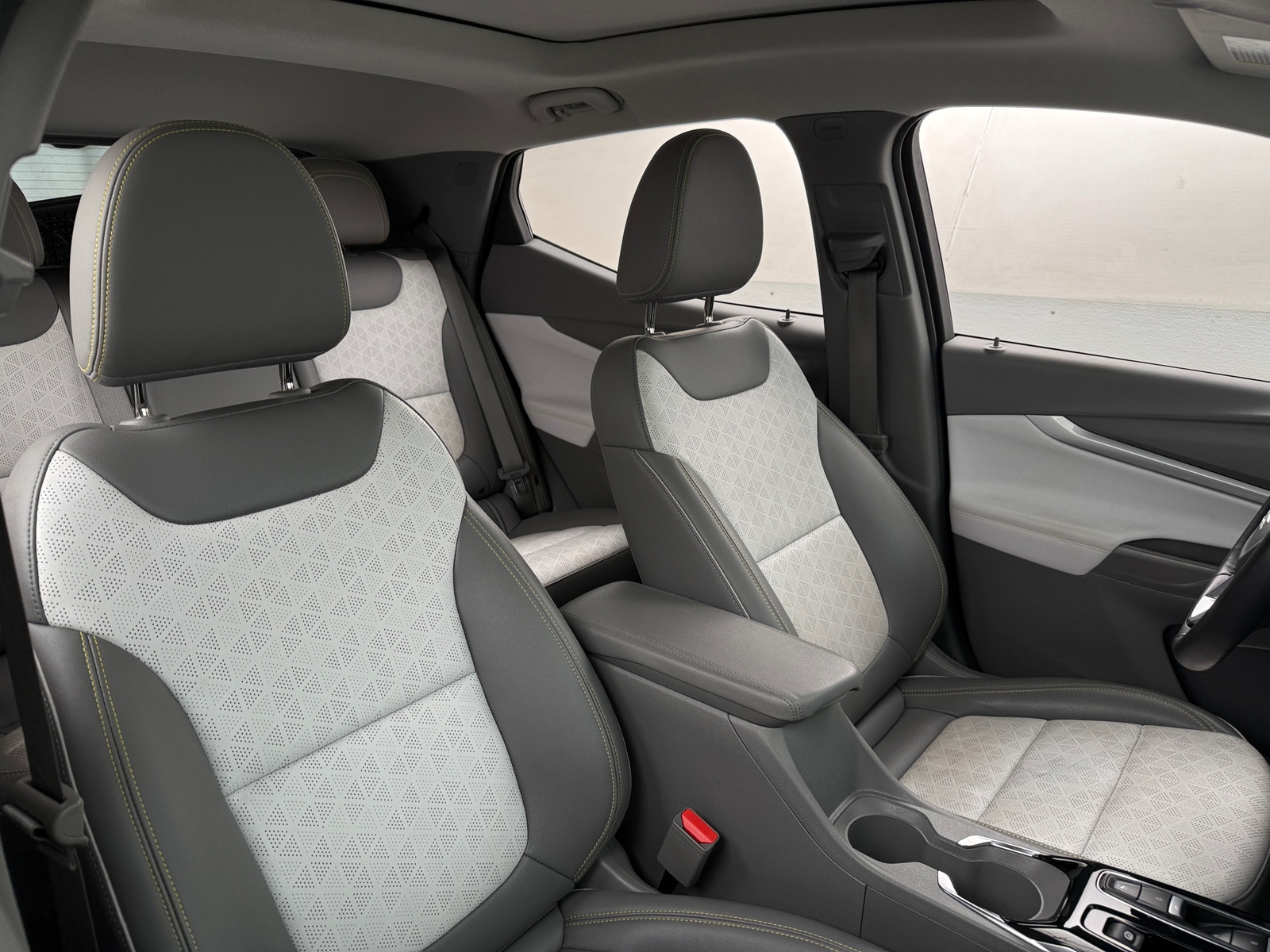 Thumbnail: 2023 Chevrolet Bolt EUV - 2