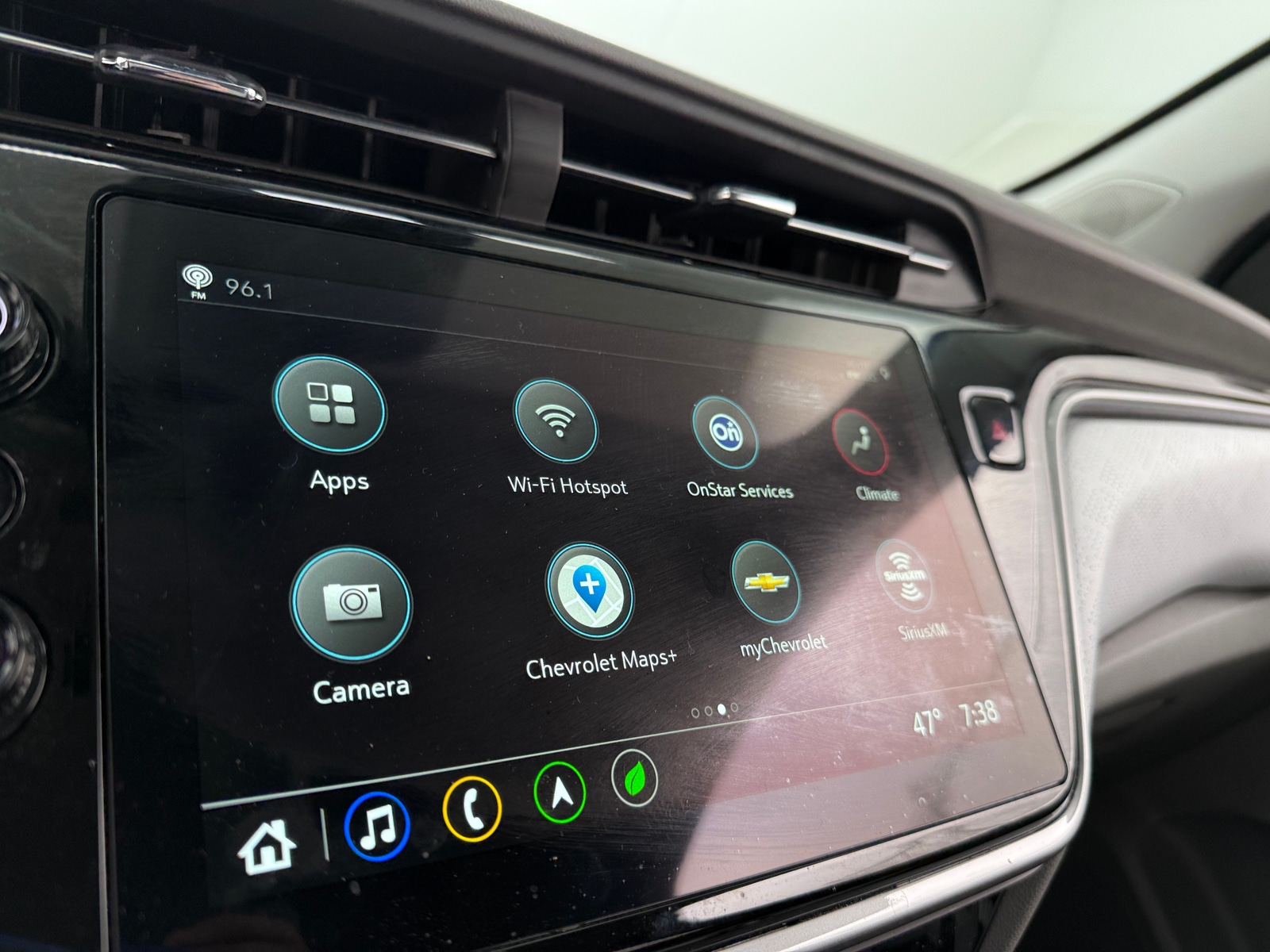 Thumbnail: 2023 Chevrolet Bolt EUV - 4