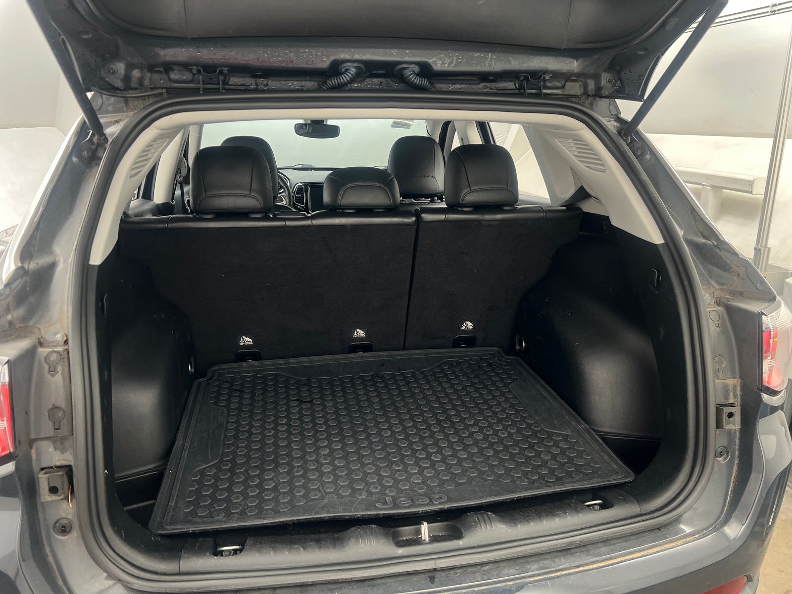 Thumbnail: 2018 Jeep Compass - 6